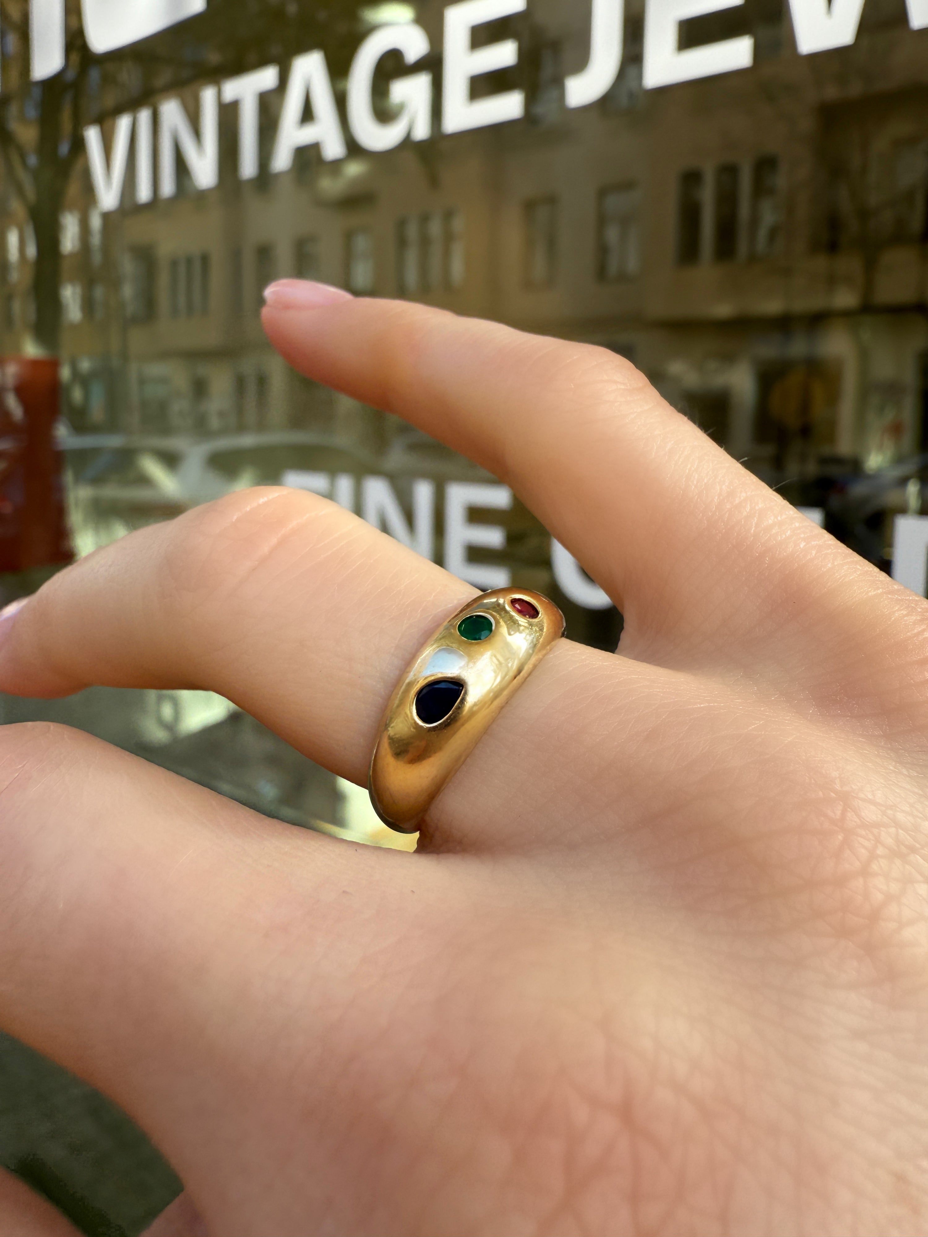 #728 8k Ring mit Smaragd, Rubin & Saphir - RG 54