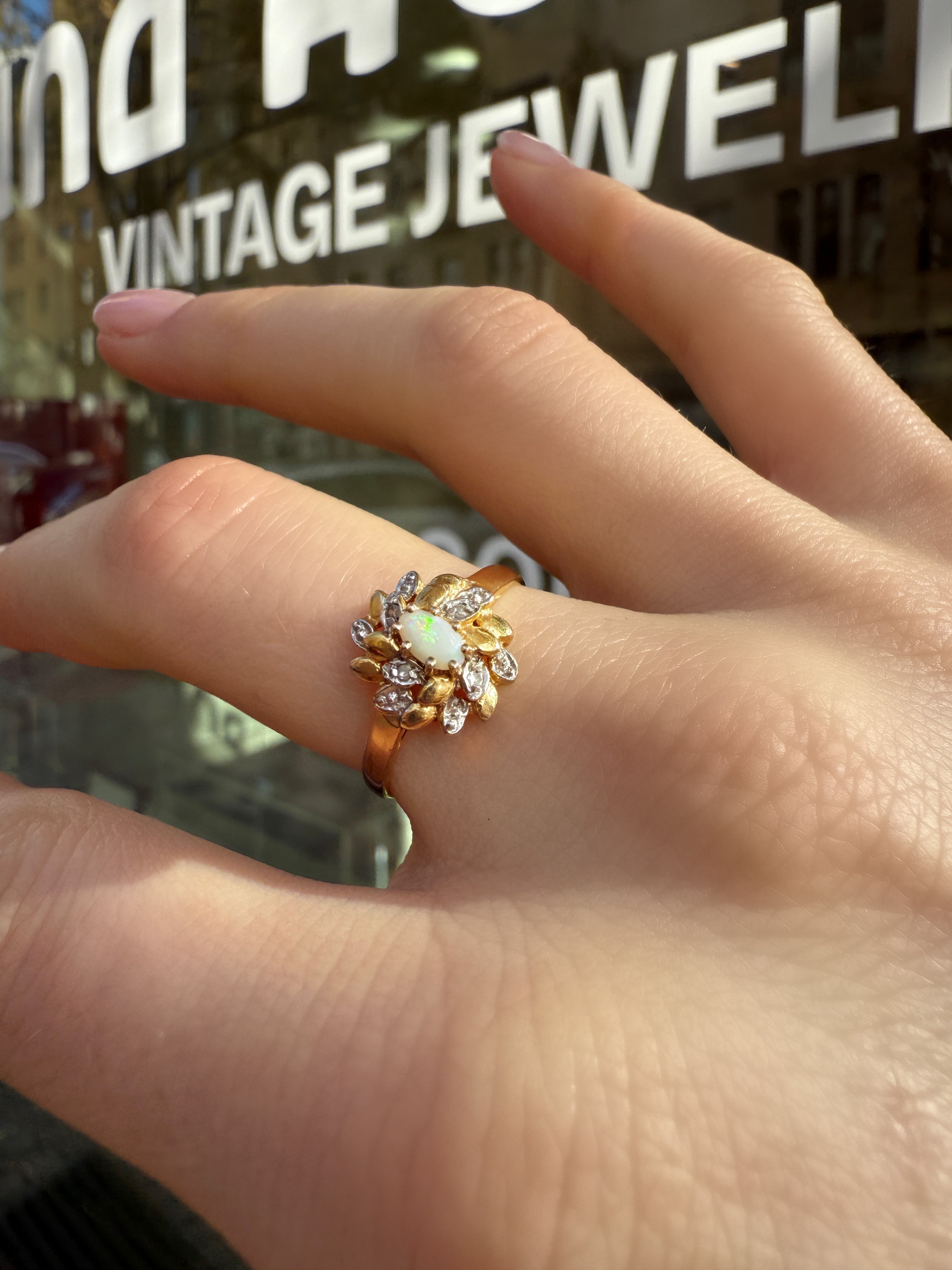 #723 8k Ring mit Opal & 4 Diamanten - RG 58