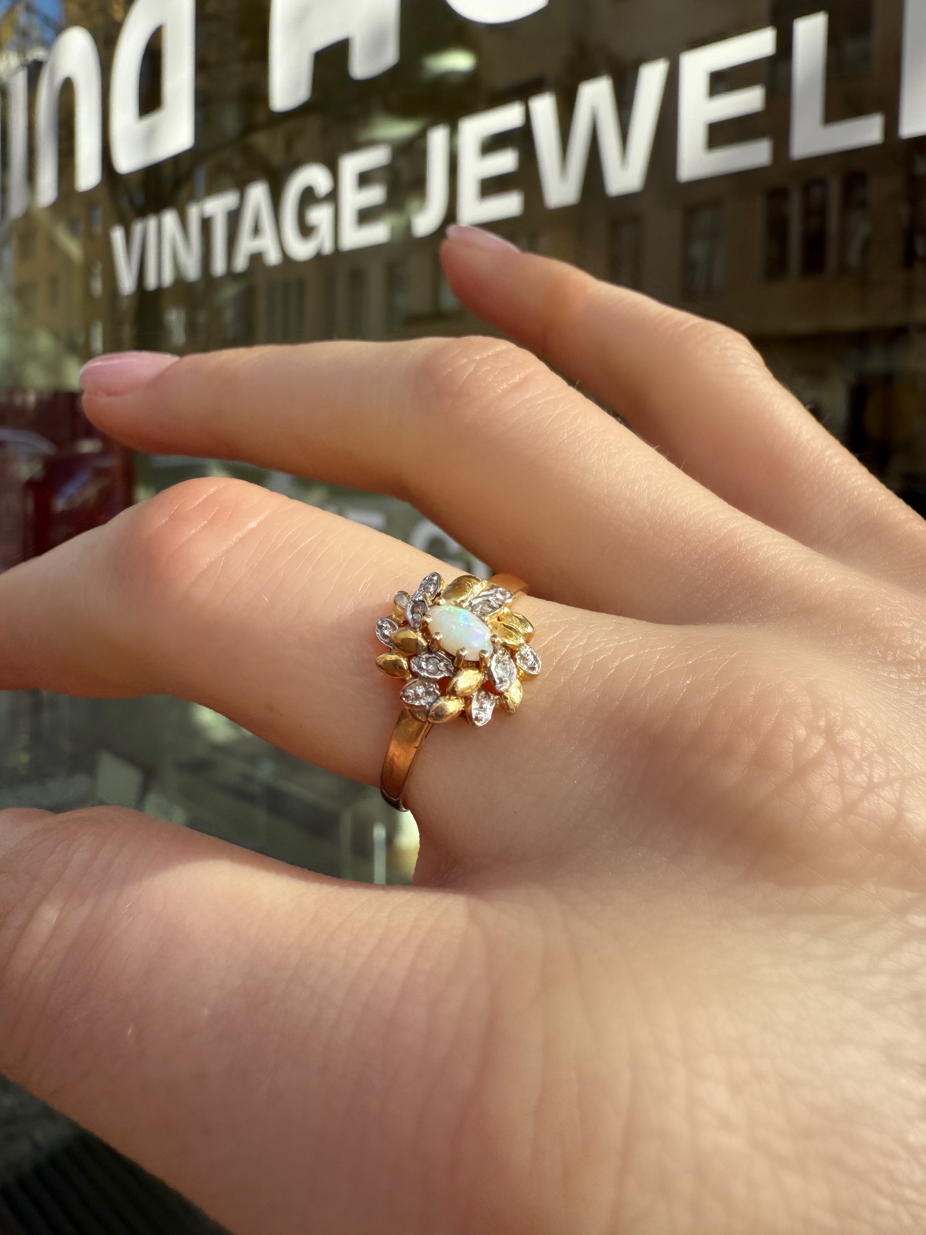 #723 8k Ring mit Opal & 4 Diamanten - RG 58