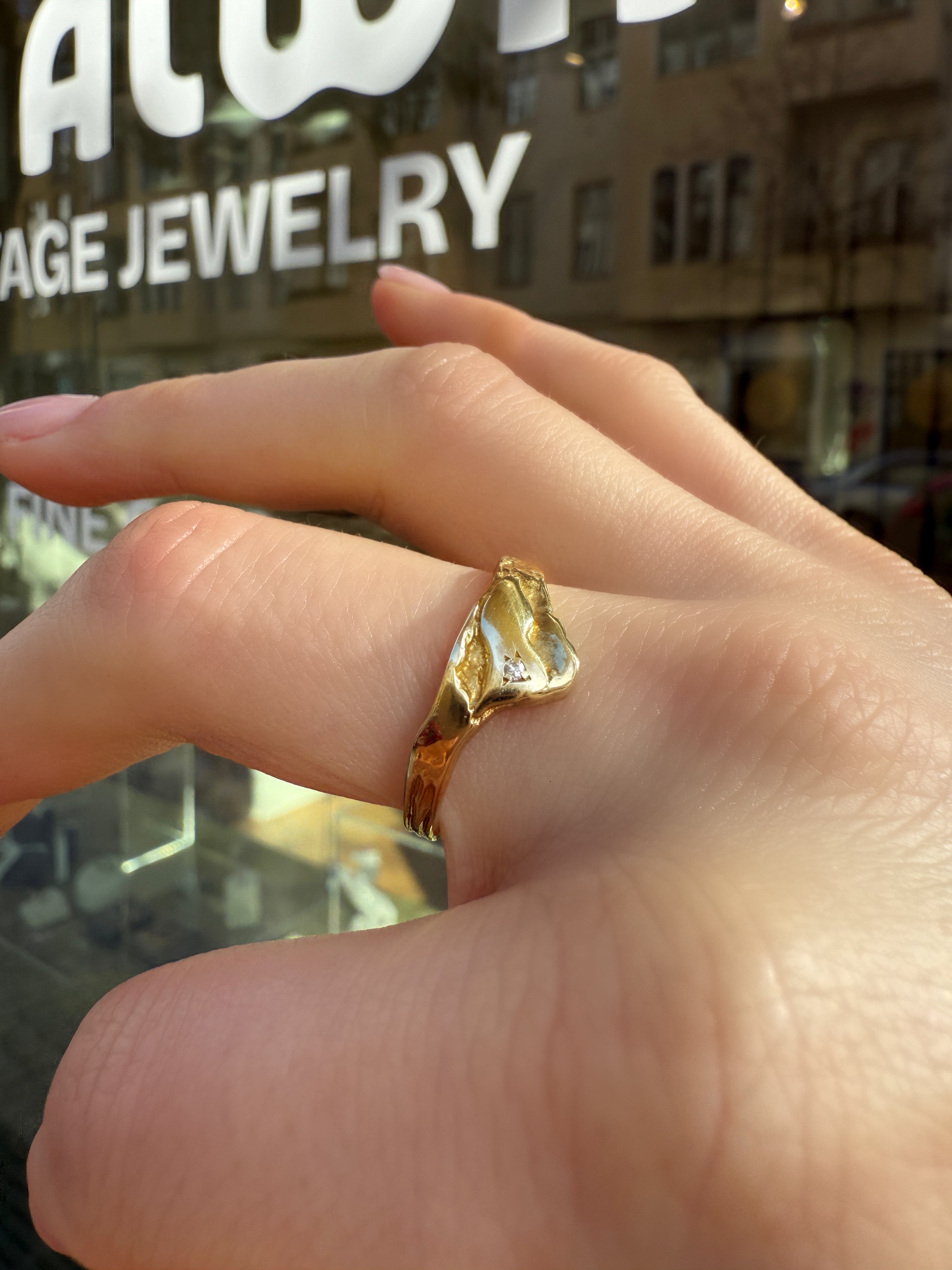 #721 8k Ring mit Diamant - RG 60