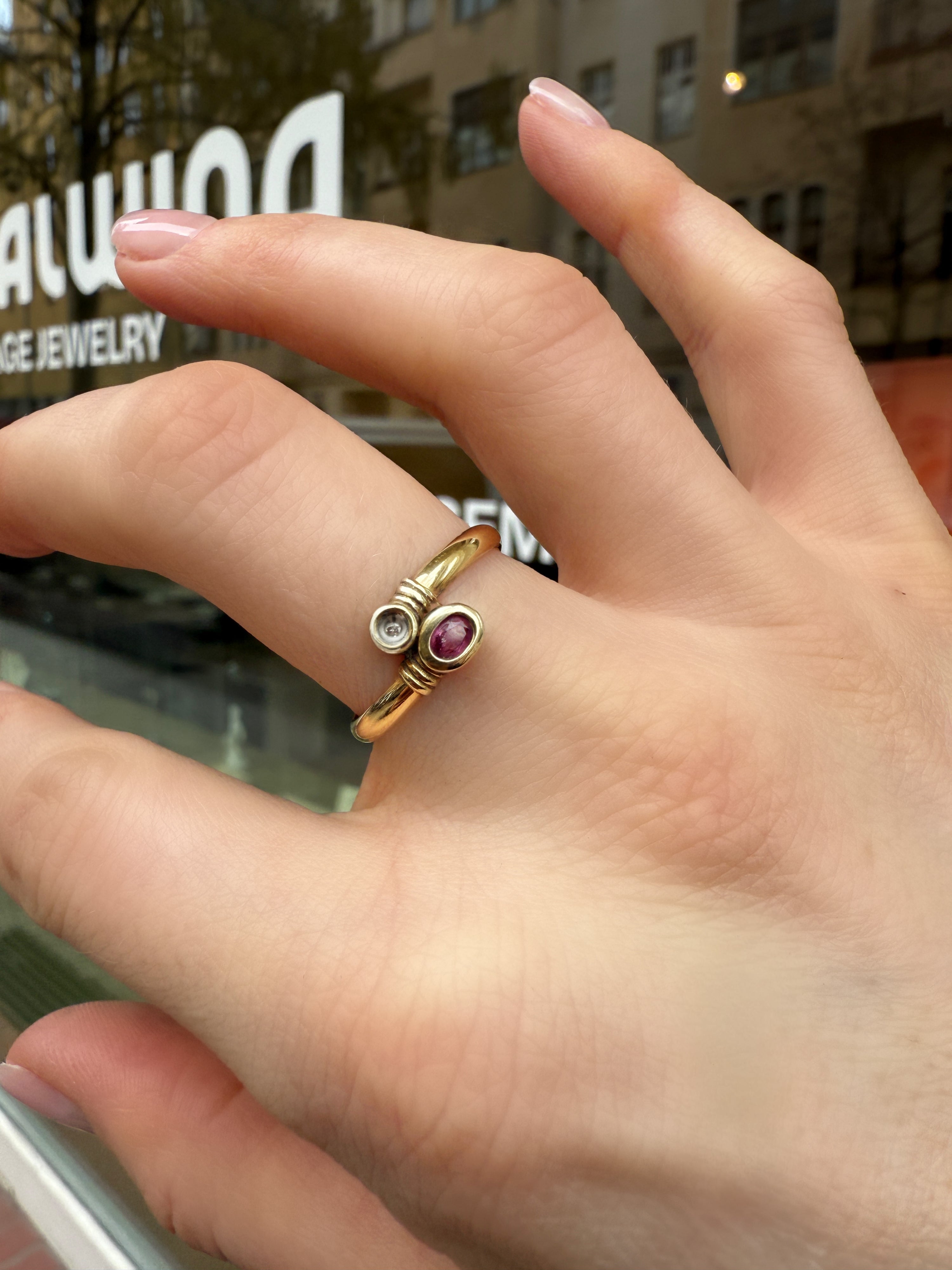 #719 8k Ring mit Rubin & Diamant - RG 56