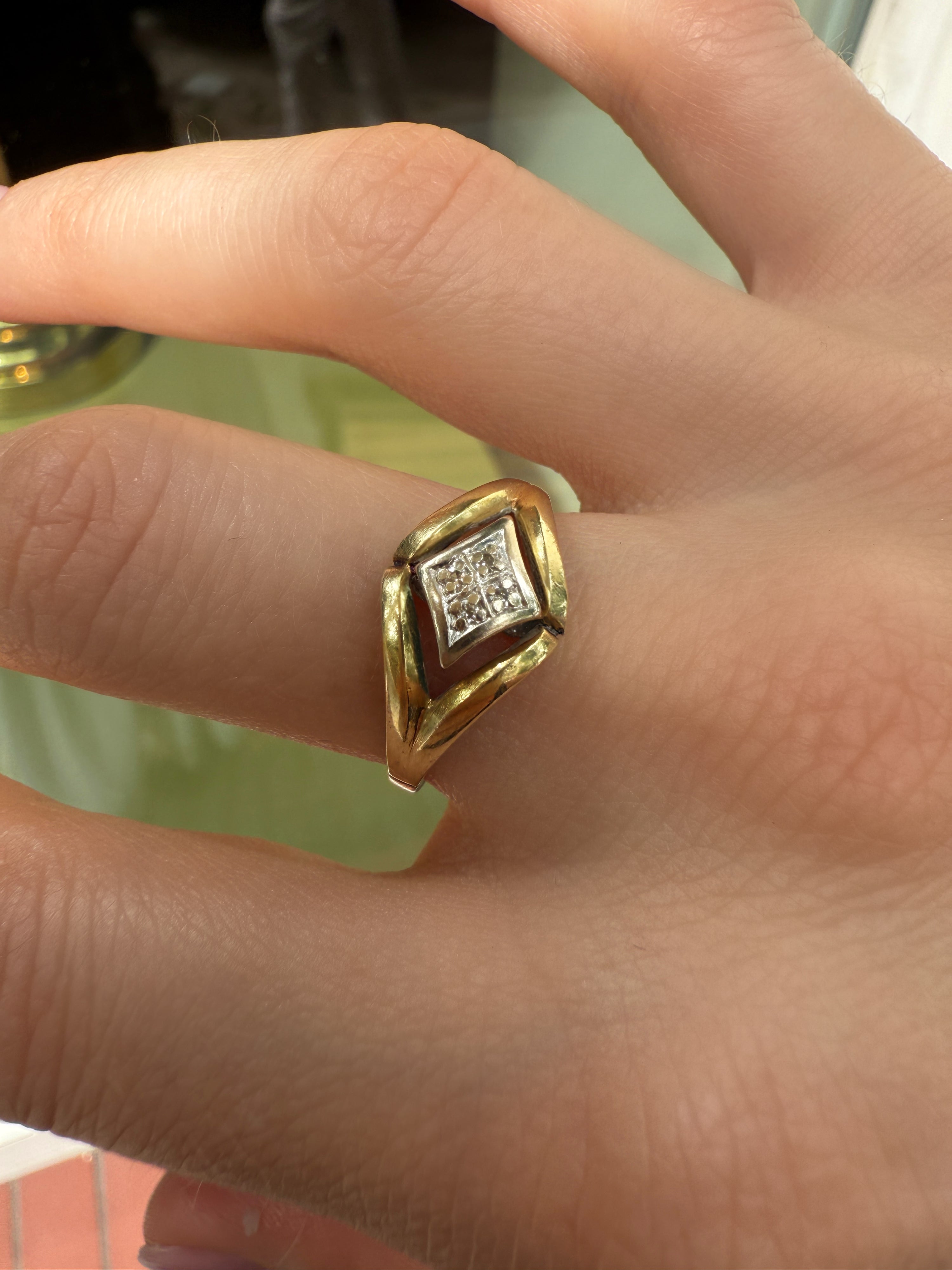 #1183 Massiver 14k Ring mit 4 Diamanten - RG 58