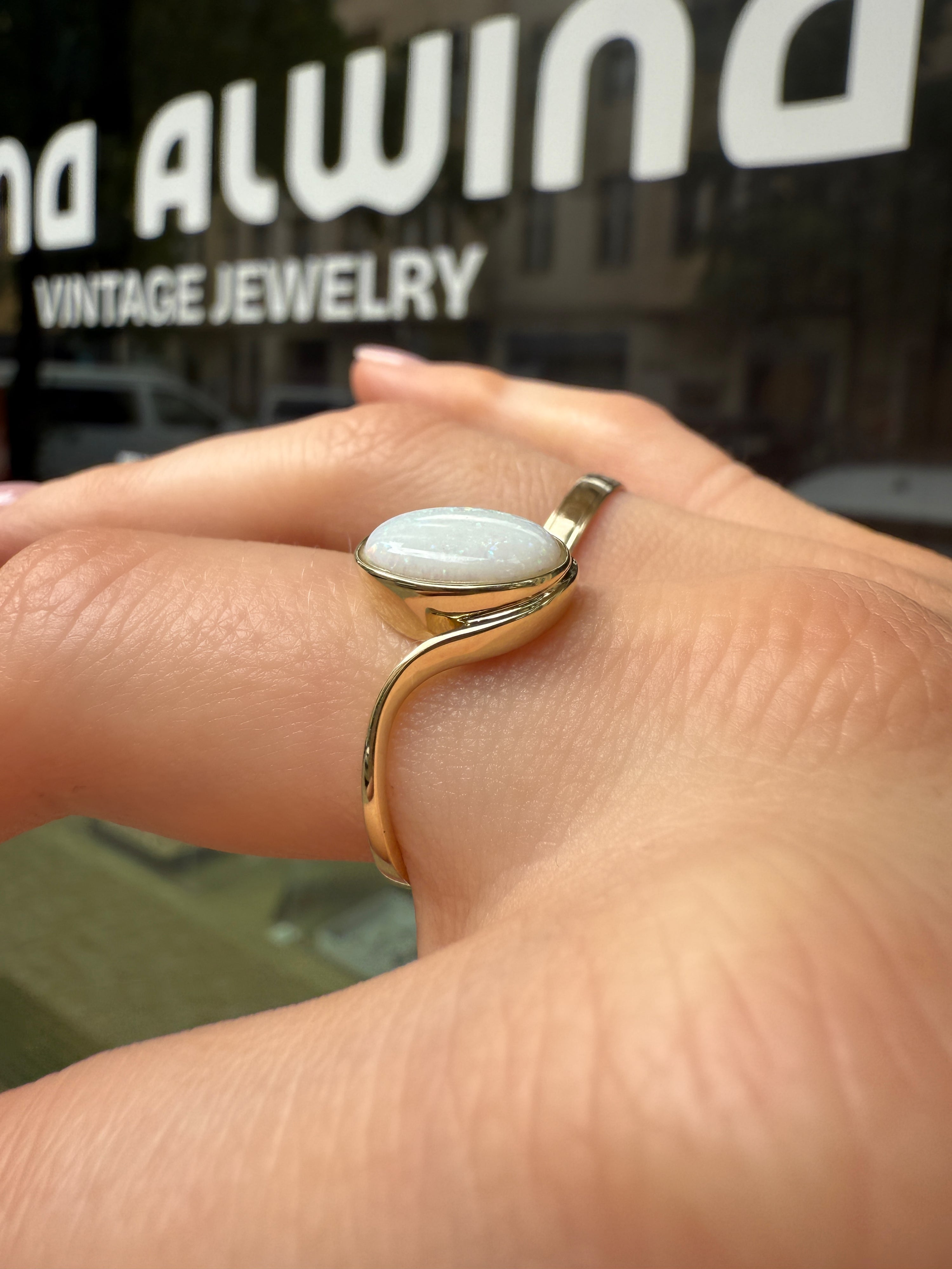 #1185 8k Ring mit Opal - RG 56