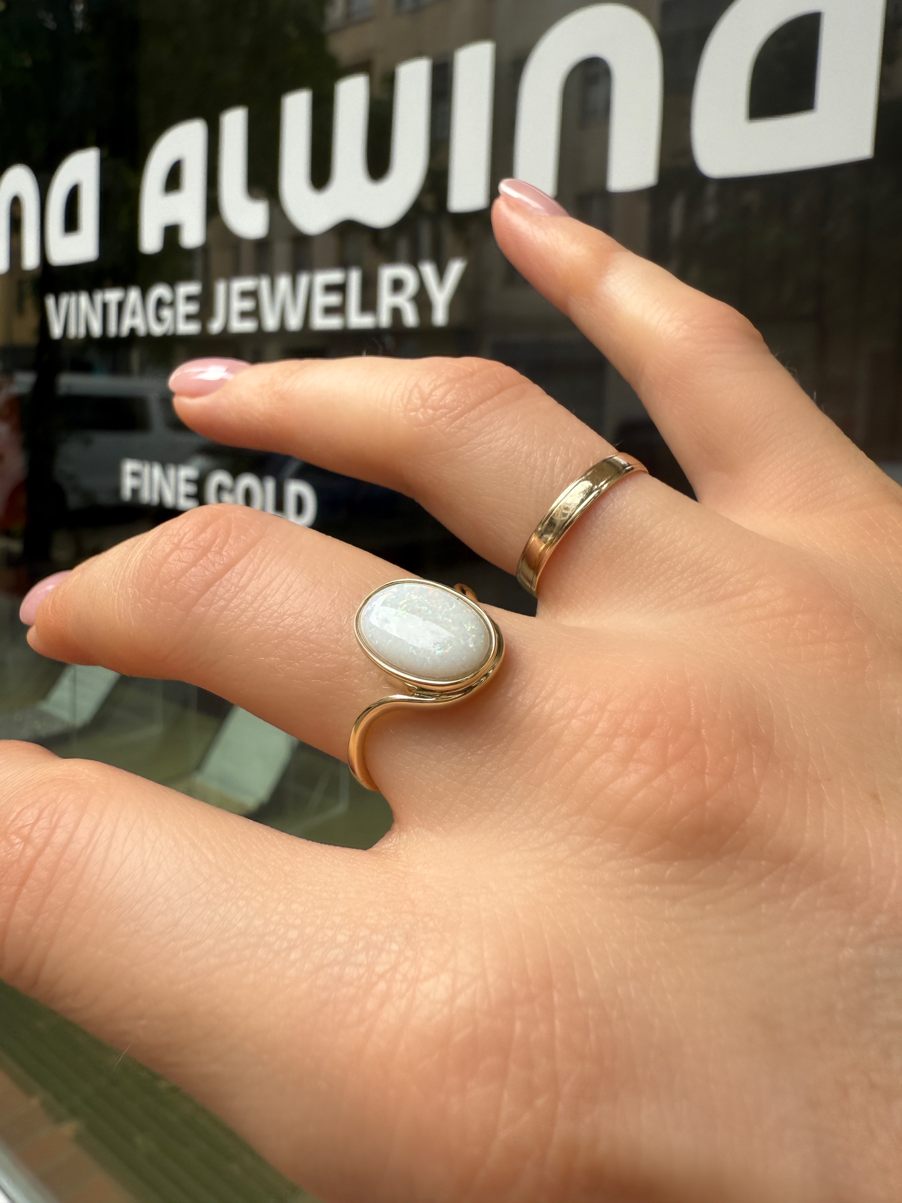 #1185 8k Ring mit Opal - RG 56