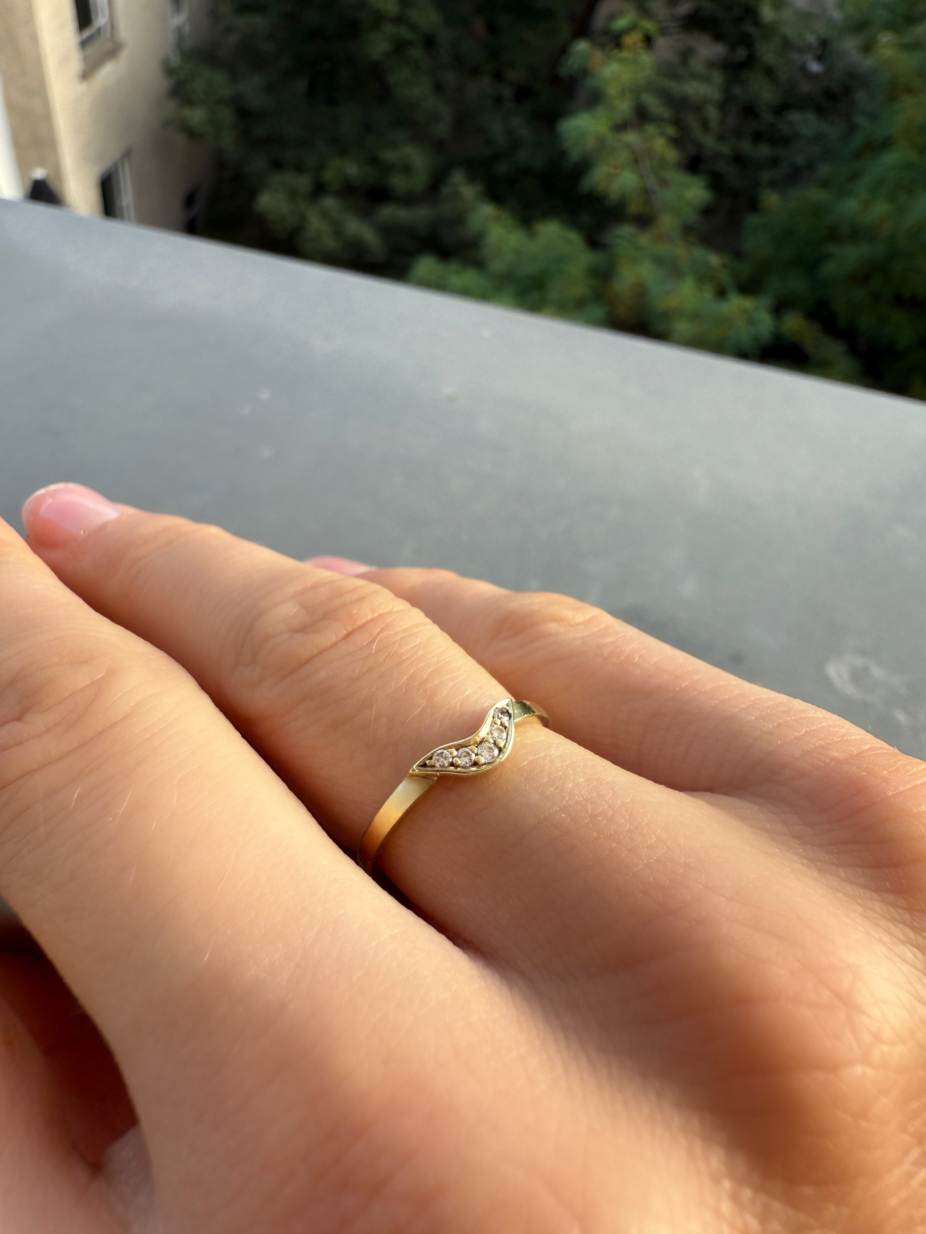 #78 14k Ring mit 5 Diamanten - RG 51