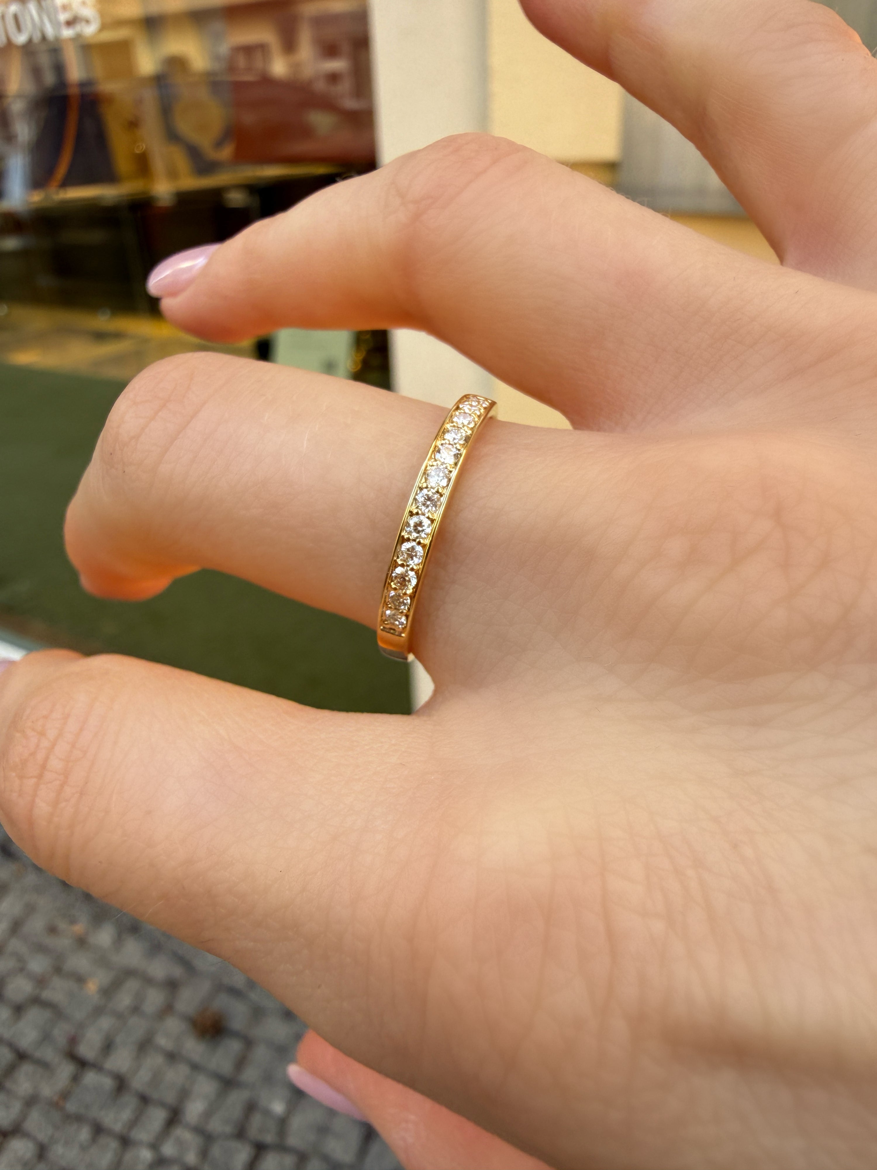 #1418 Massiver 18k Ring mit 12 Diamanten - RG 61