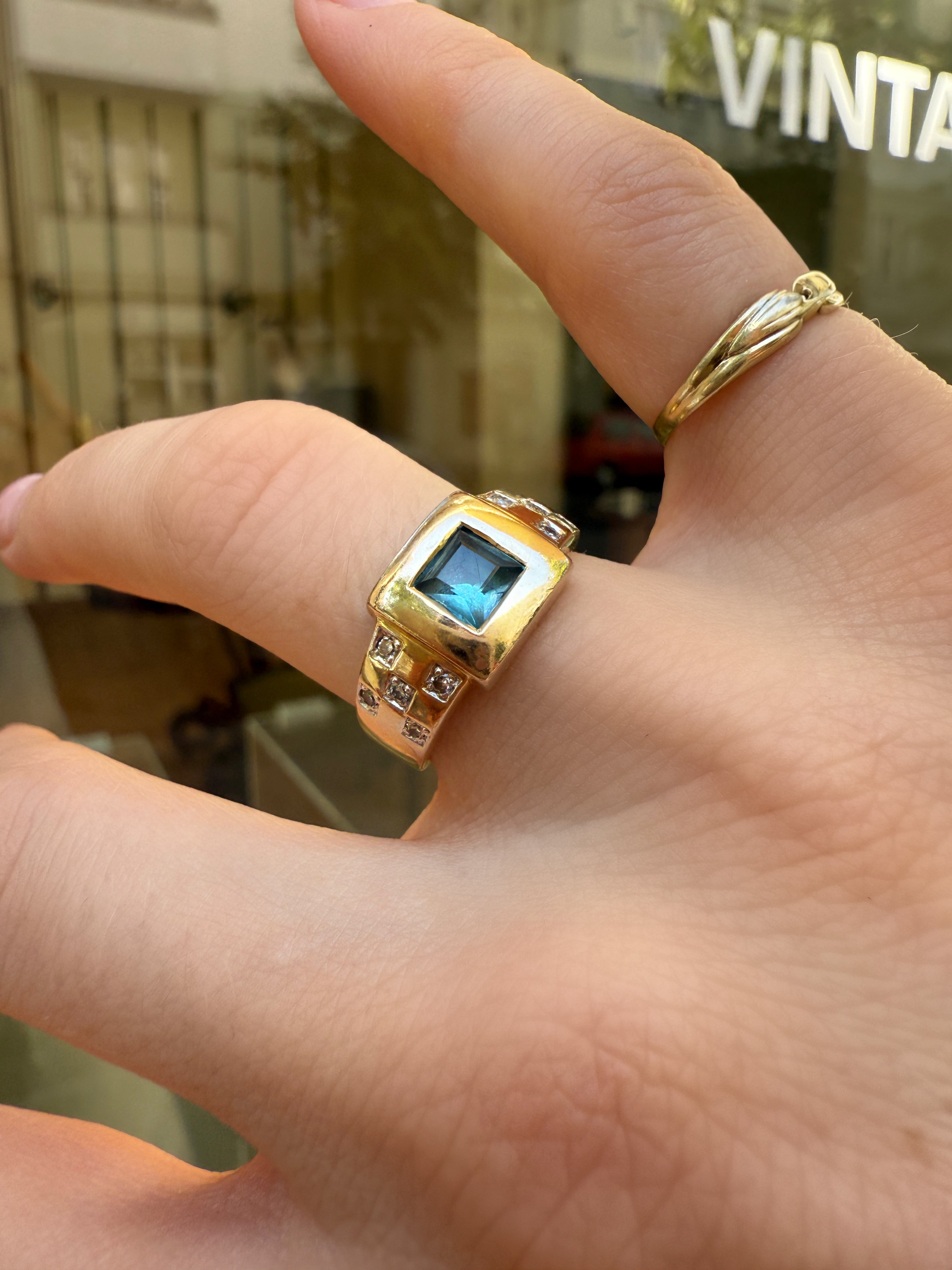 #1258 Massiver 8k Ring mit Topas & 10 Diamanten - RG 52