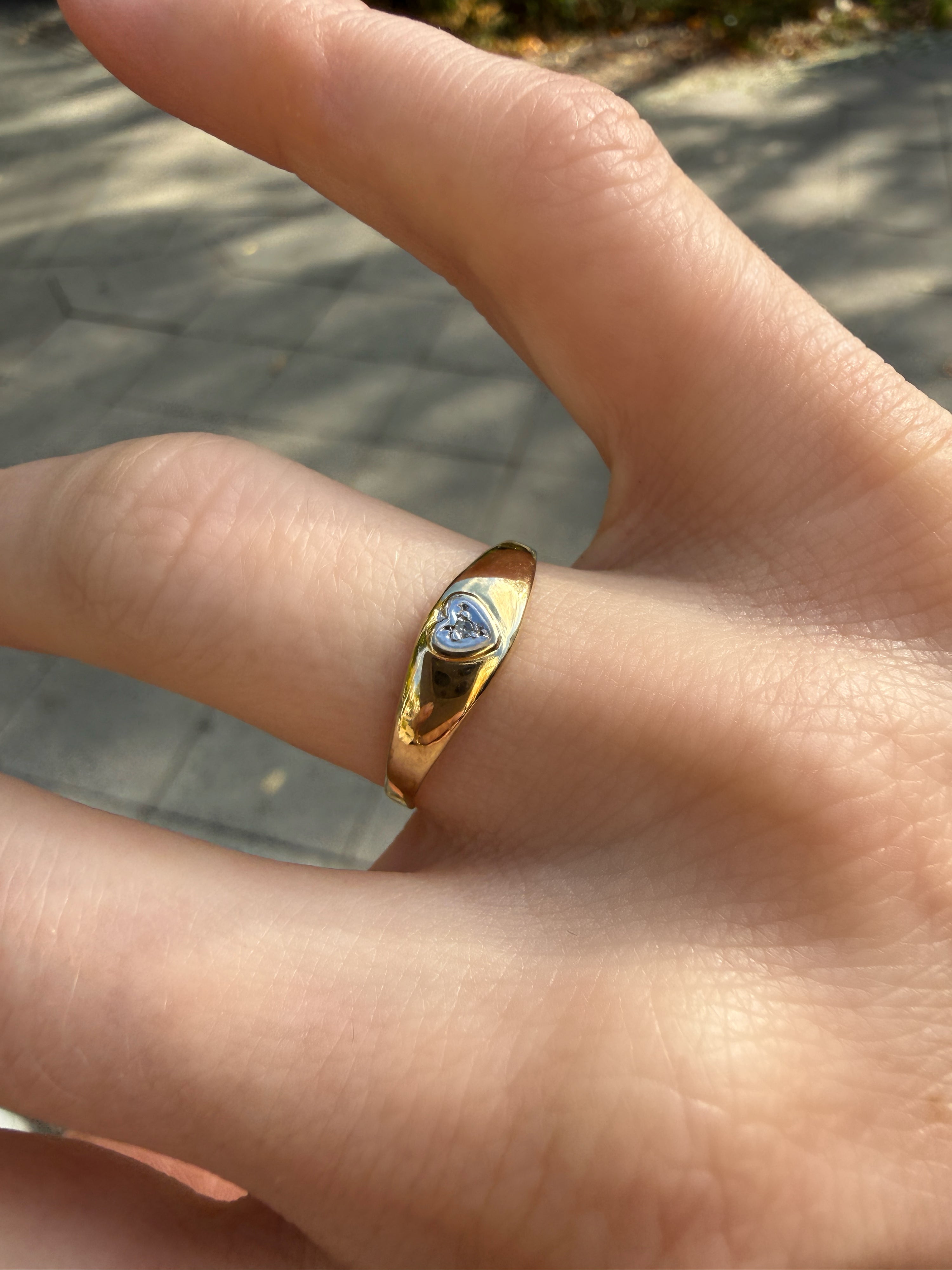 #1399 8k Ring with Diamond - Ring Size 53