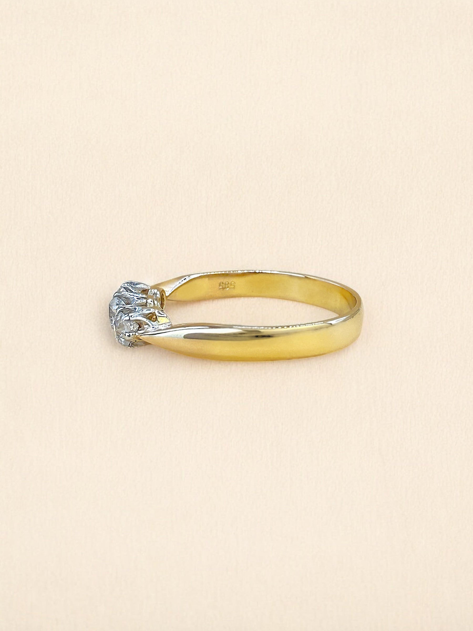 #20 Ring mit 3 Diamanten - RG 52