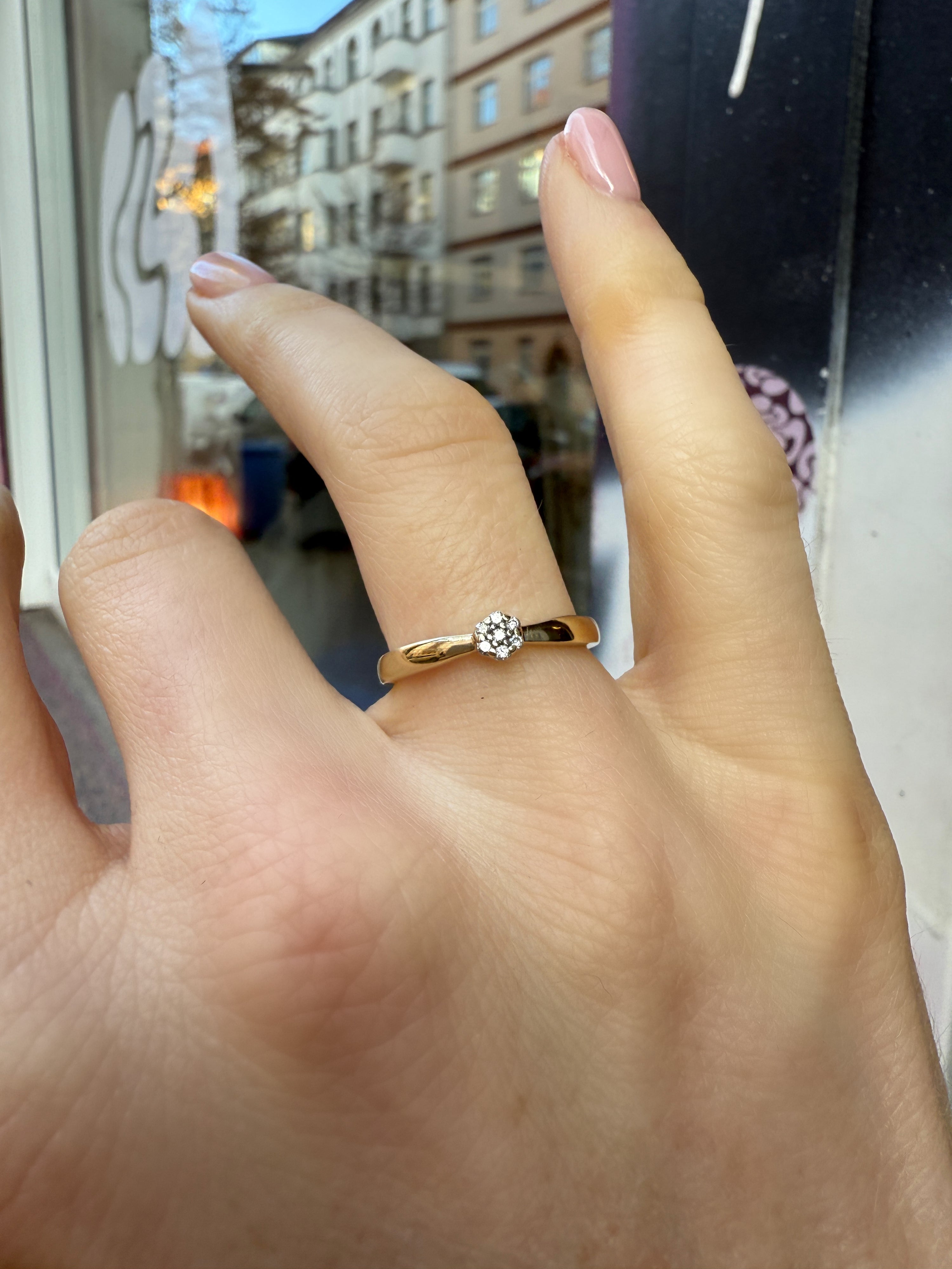 #426 8k Ring mit 7 Diamanten - RG 53