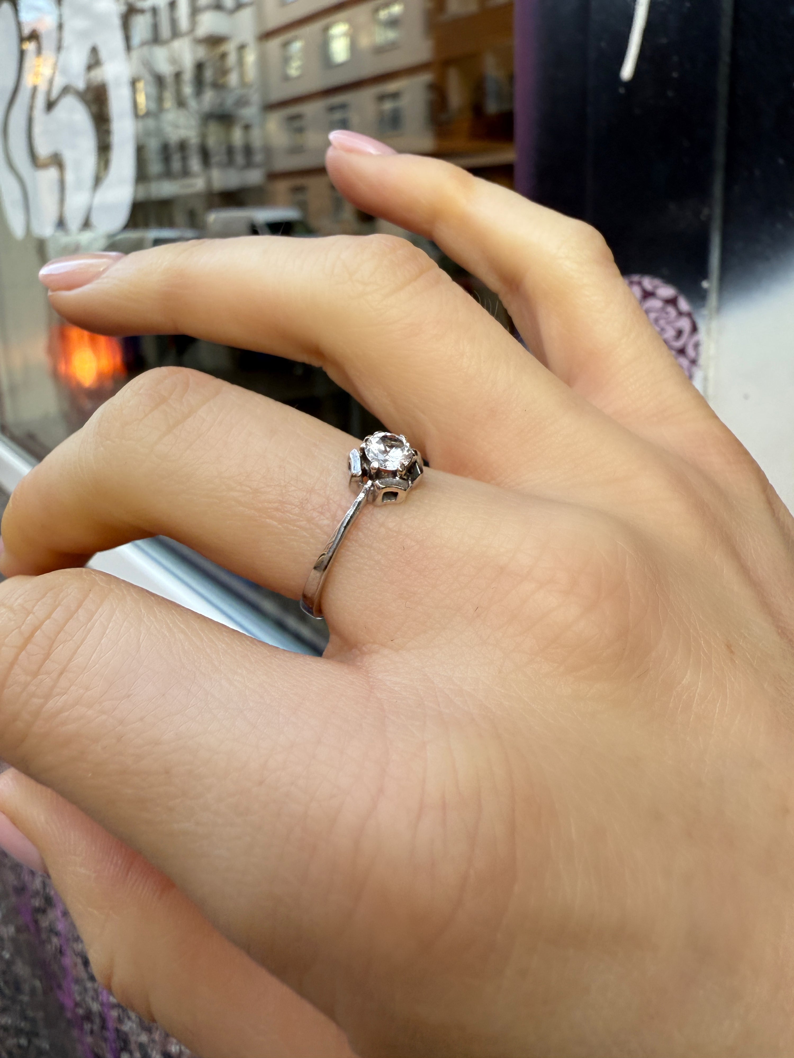 #428 8k Ring Weißgold mit Zirkon - RG 56