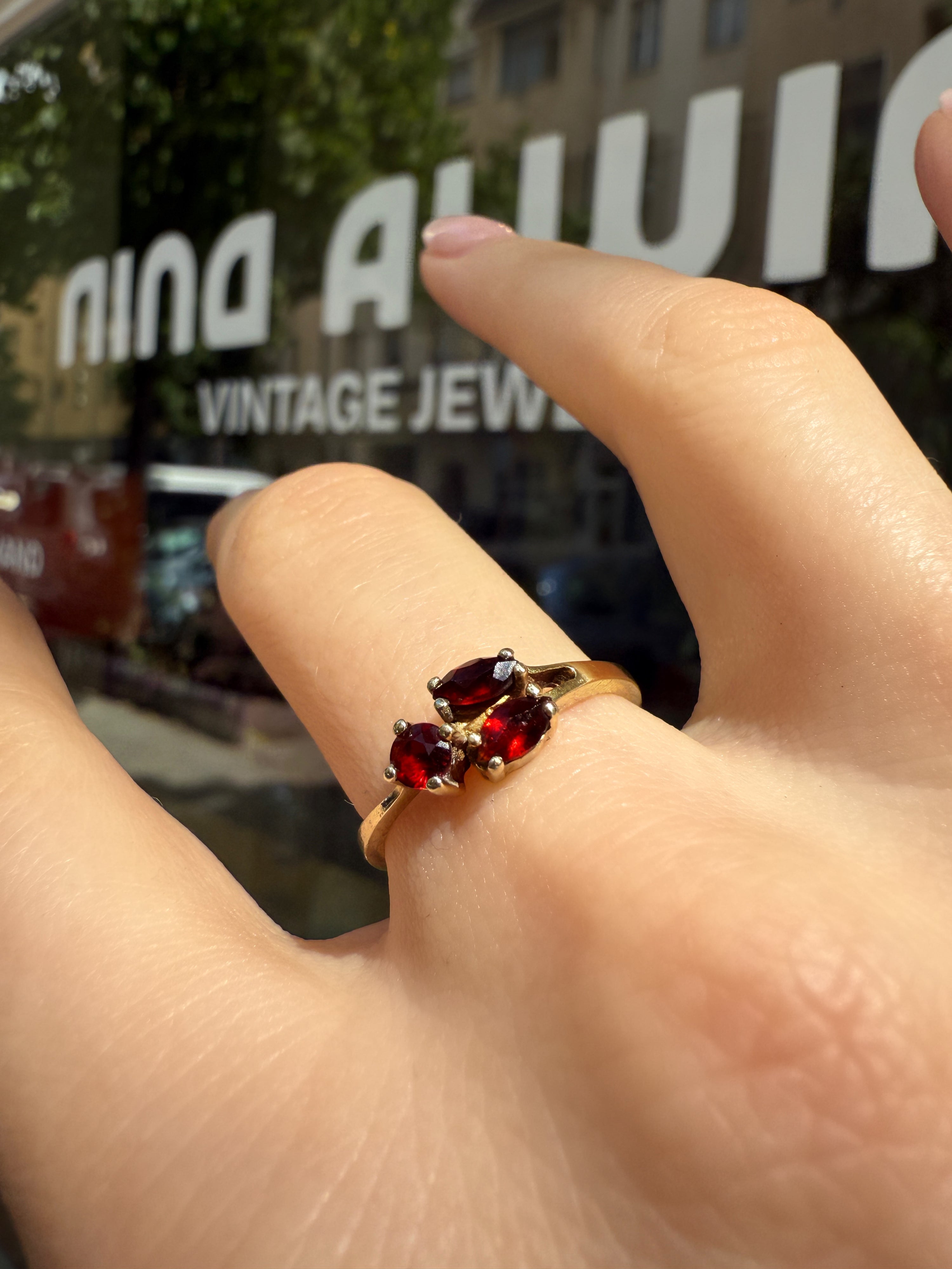 #1066 8k Ring mit Granat - RG 56