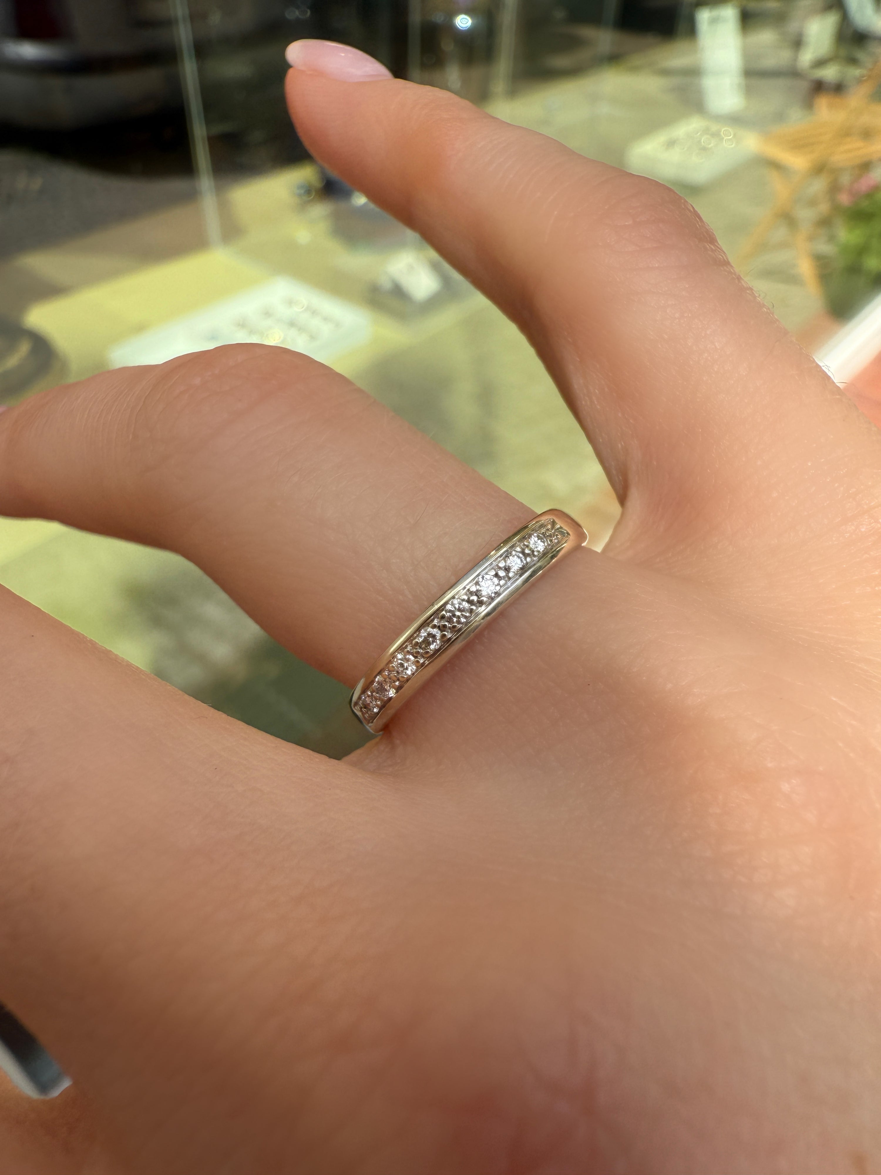 #1069 8k Ring Weißgold mit 8 Diamanten - RG 54
