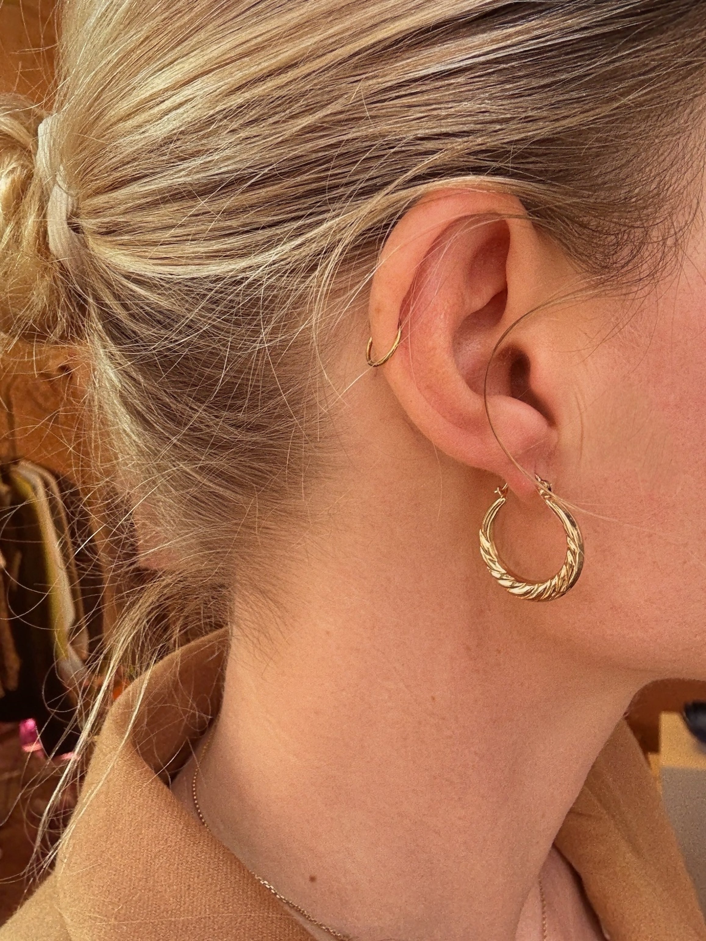 #64 8k Creolen 2,2cm