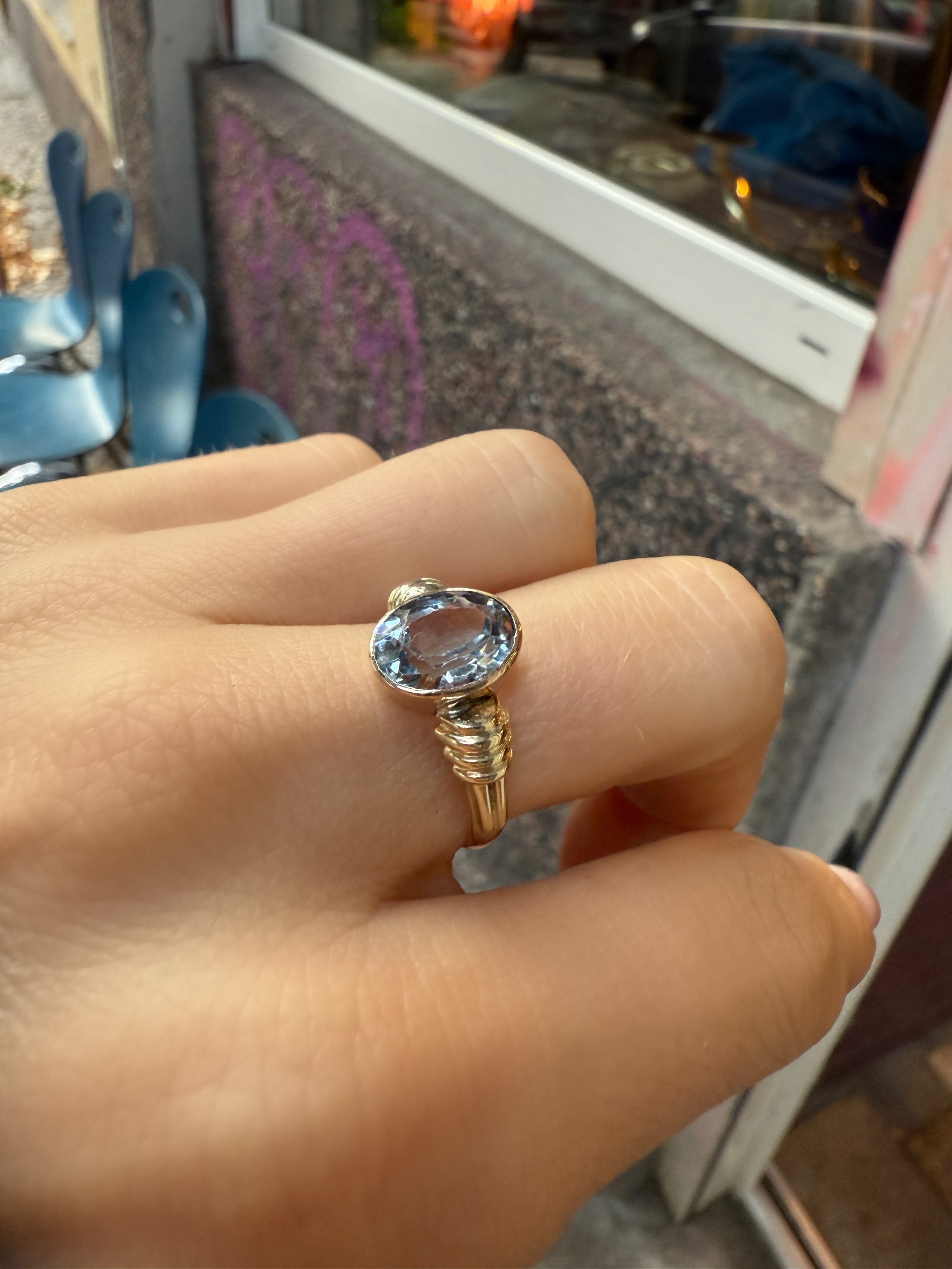 #126 8k Ring mit Topas - RG 57