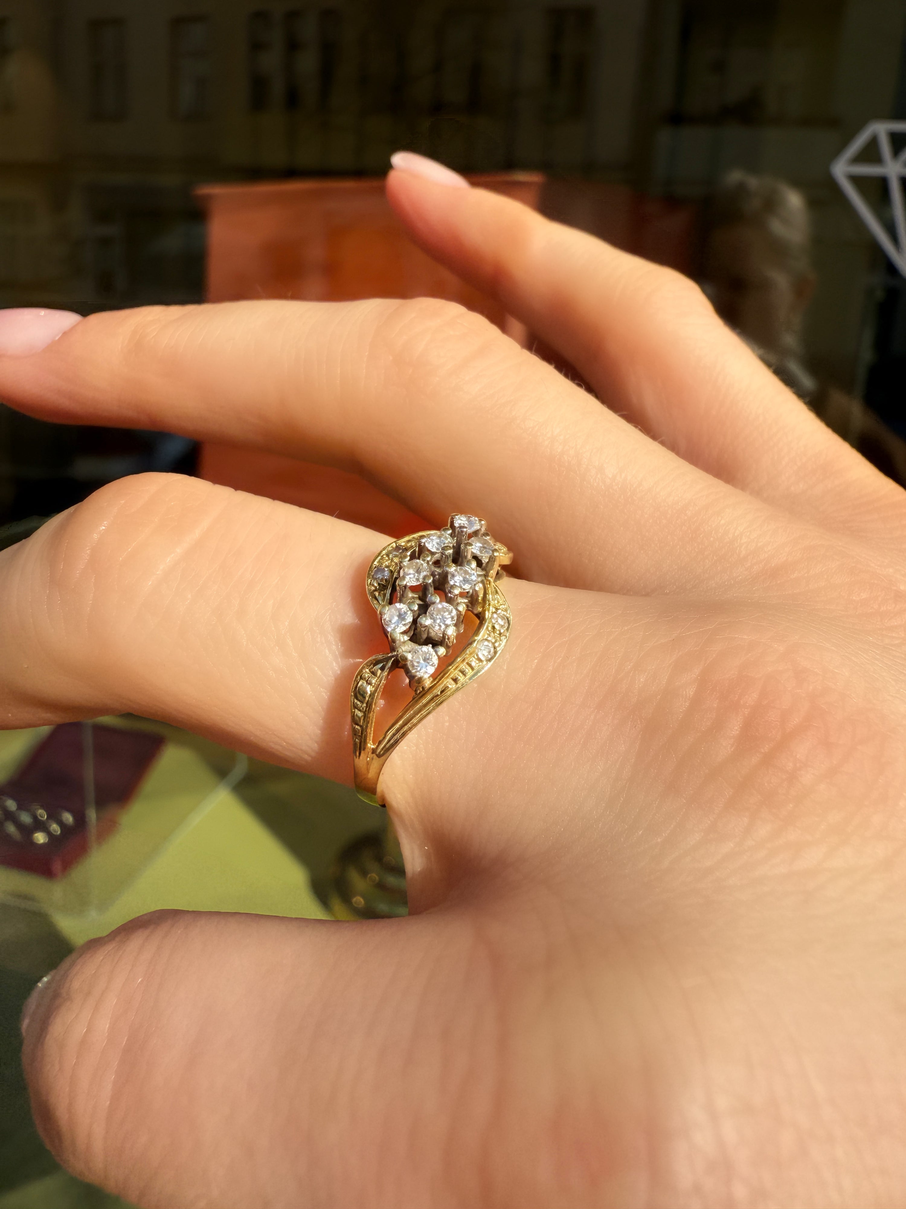 #749 14k Ring mit 10 Diamanten - RG 56.5