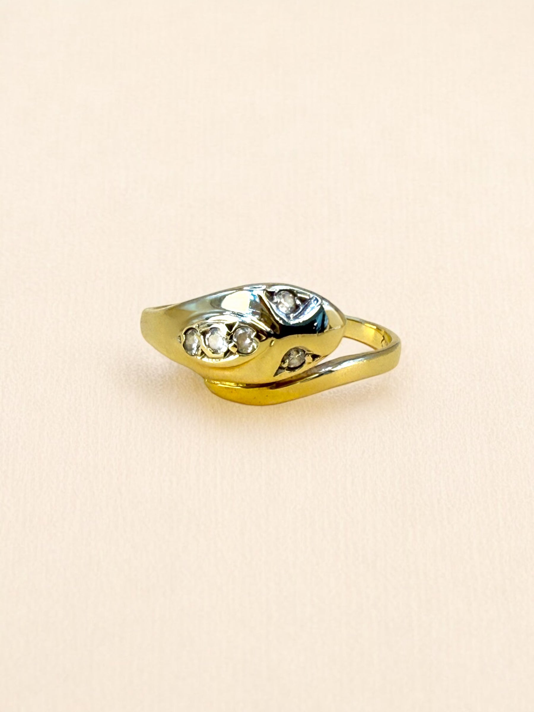 #41: 14k Snake Ring mit Diamant - RG 55