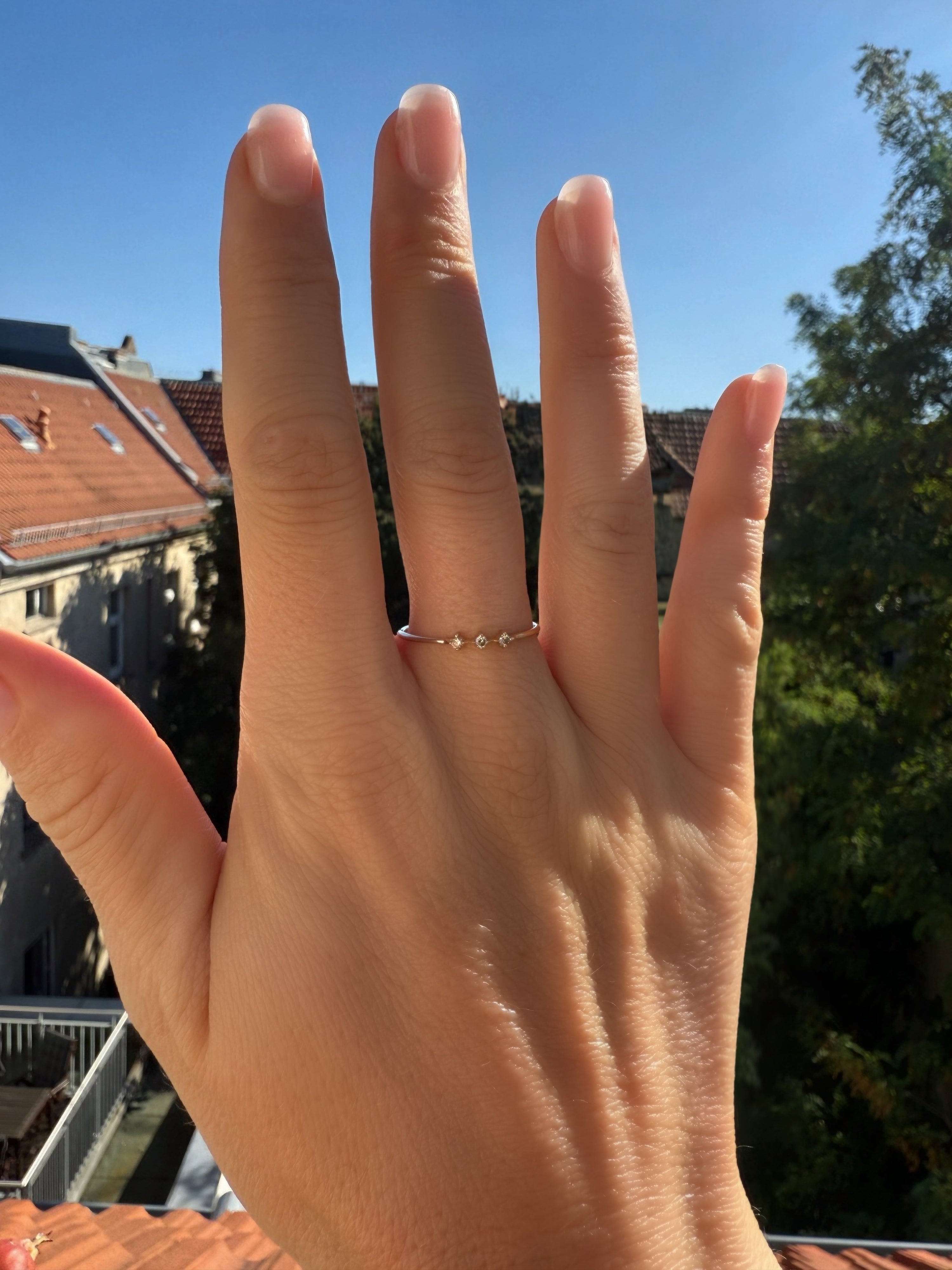 #93 9k Filigraner Ring mit 3 Diamanten - RG 60