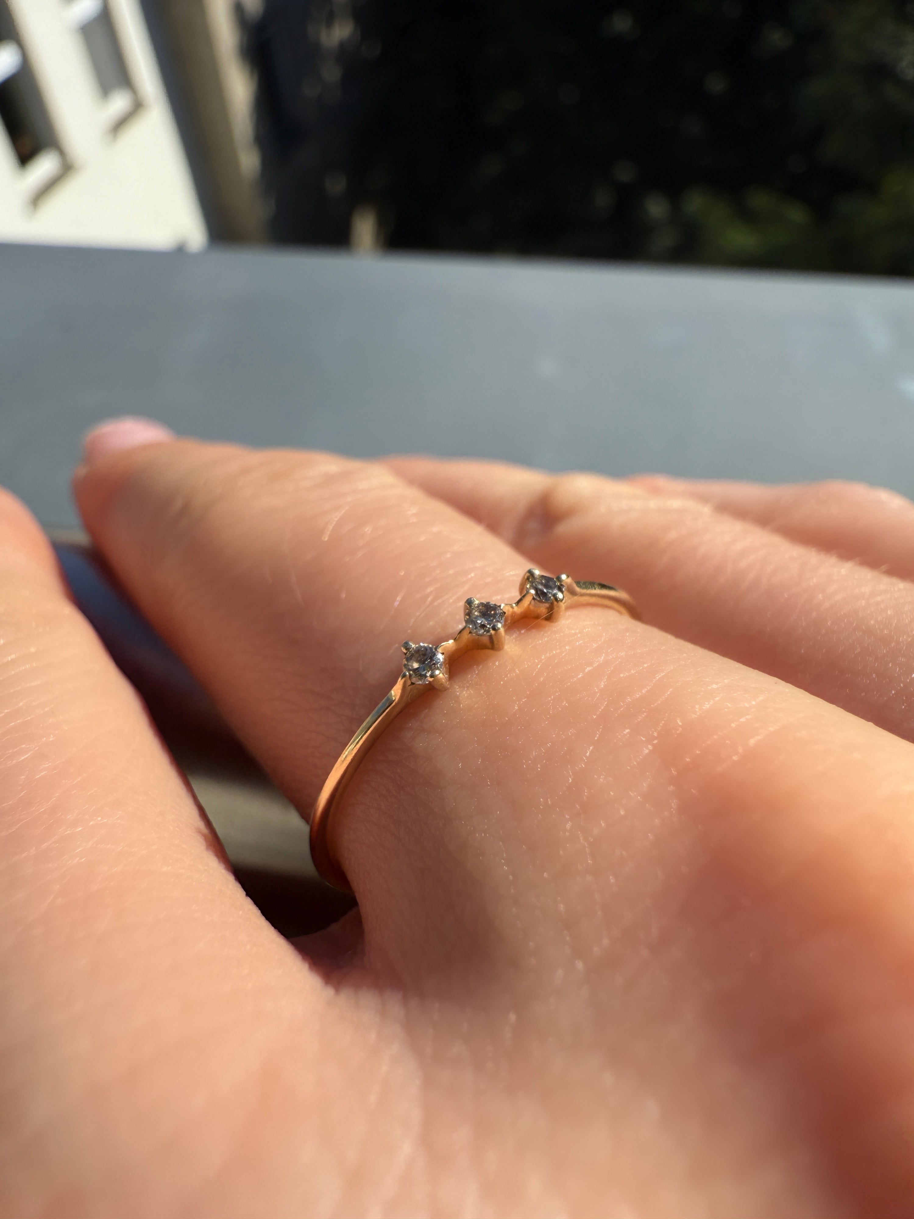 #93 9k Filigraner Ring mit 3 Diamanten - RG 60