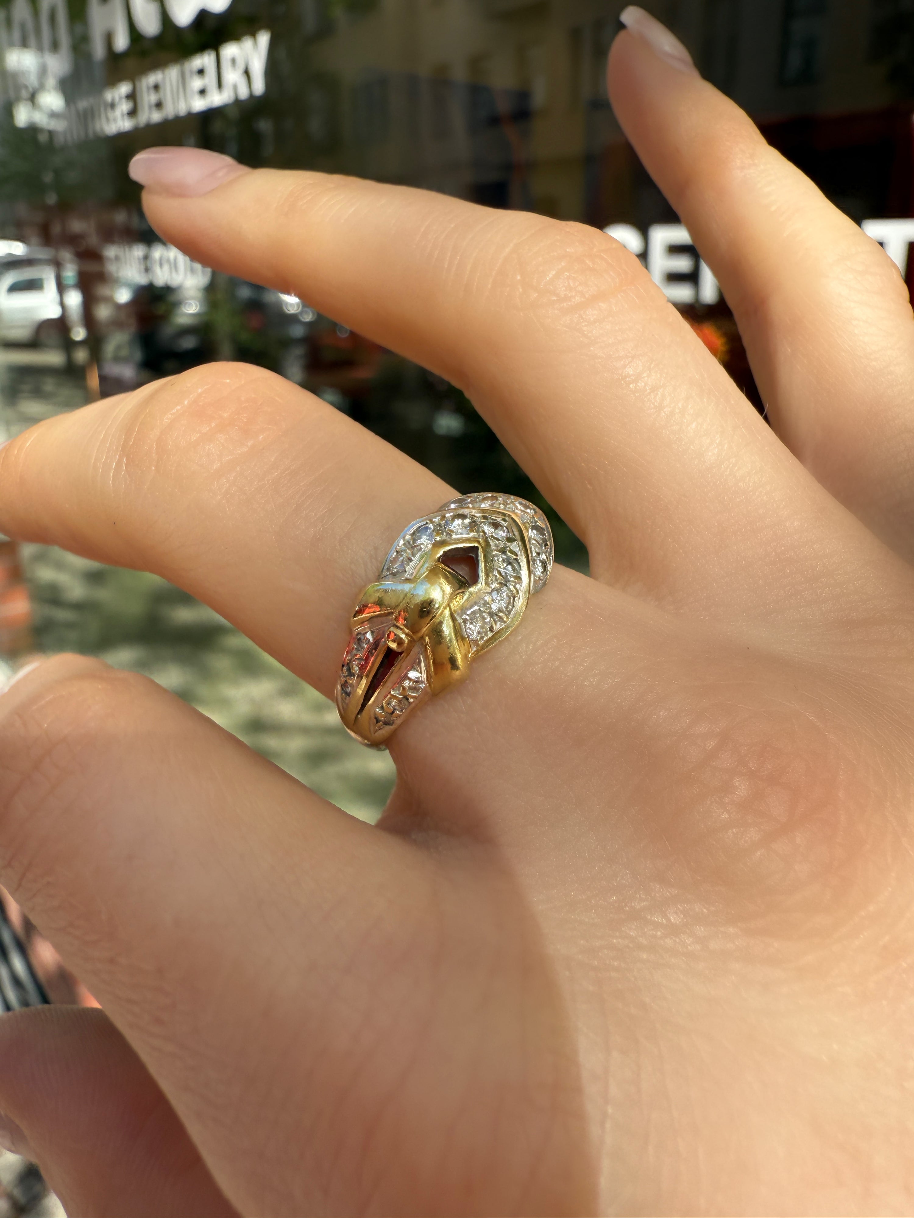 #896 14k Ring mit 18 Diamanten - RG 56