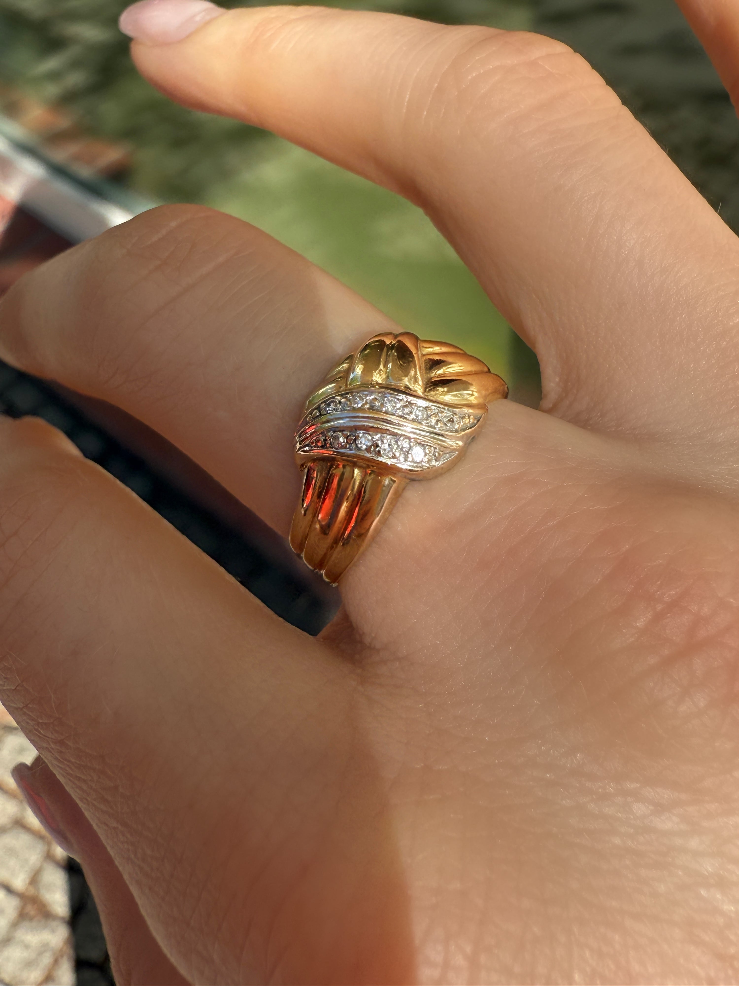 #895 14k Ring mit 9 Diamanten - RG 54