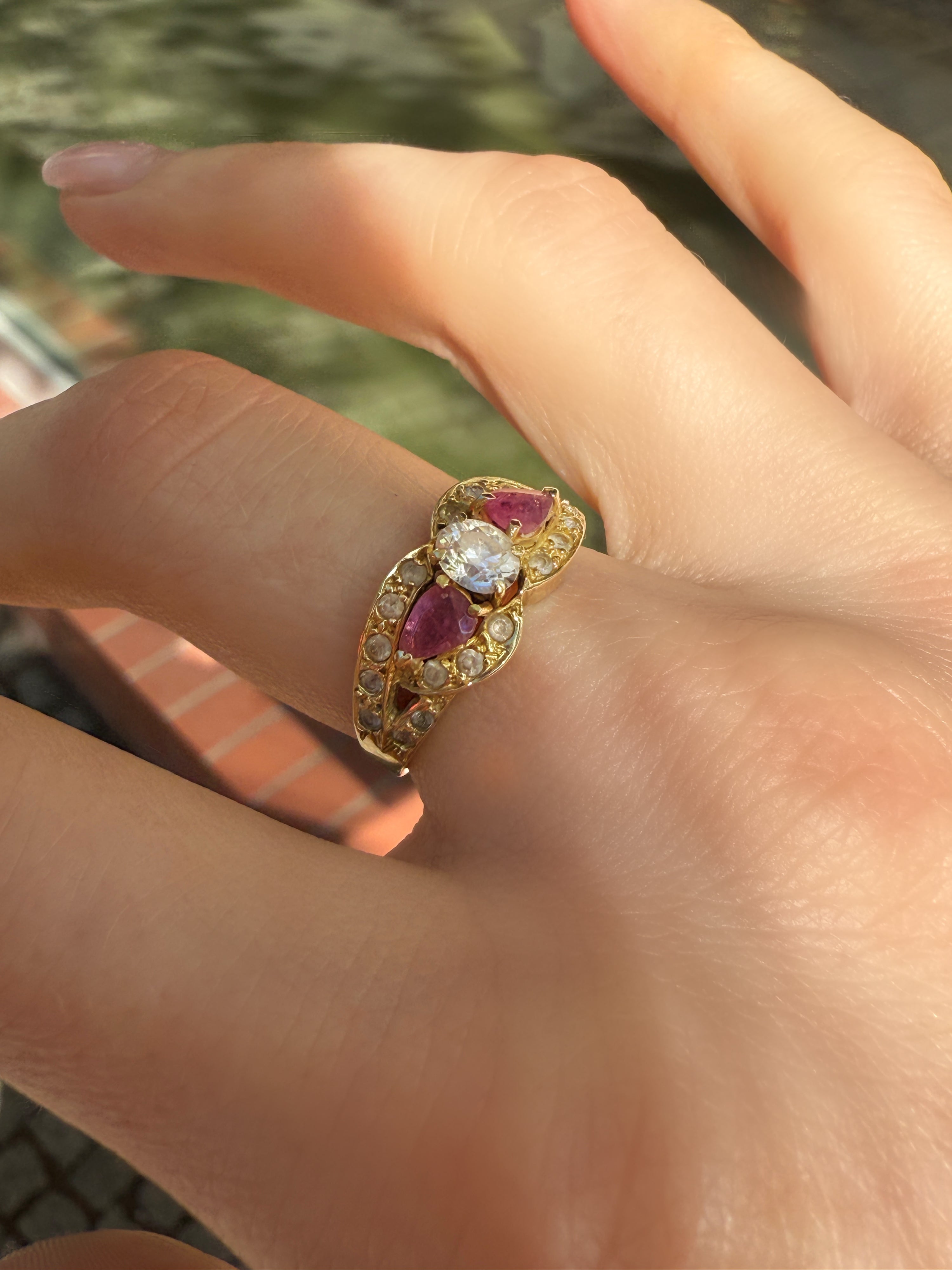 #890 14k Ring mit Saphiren - RG 55