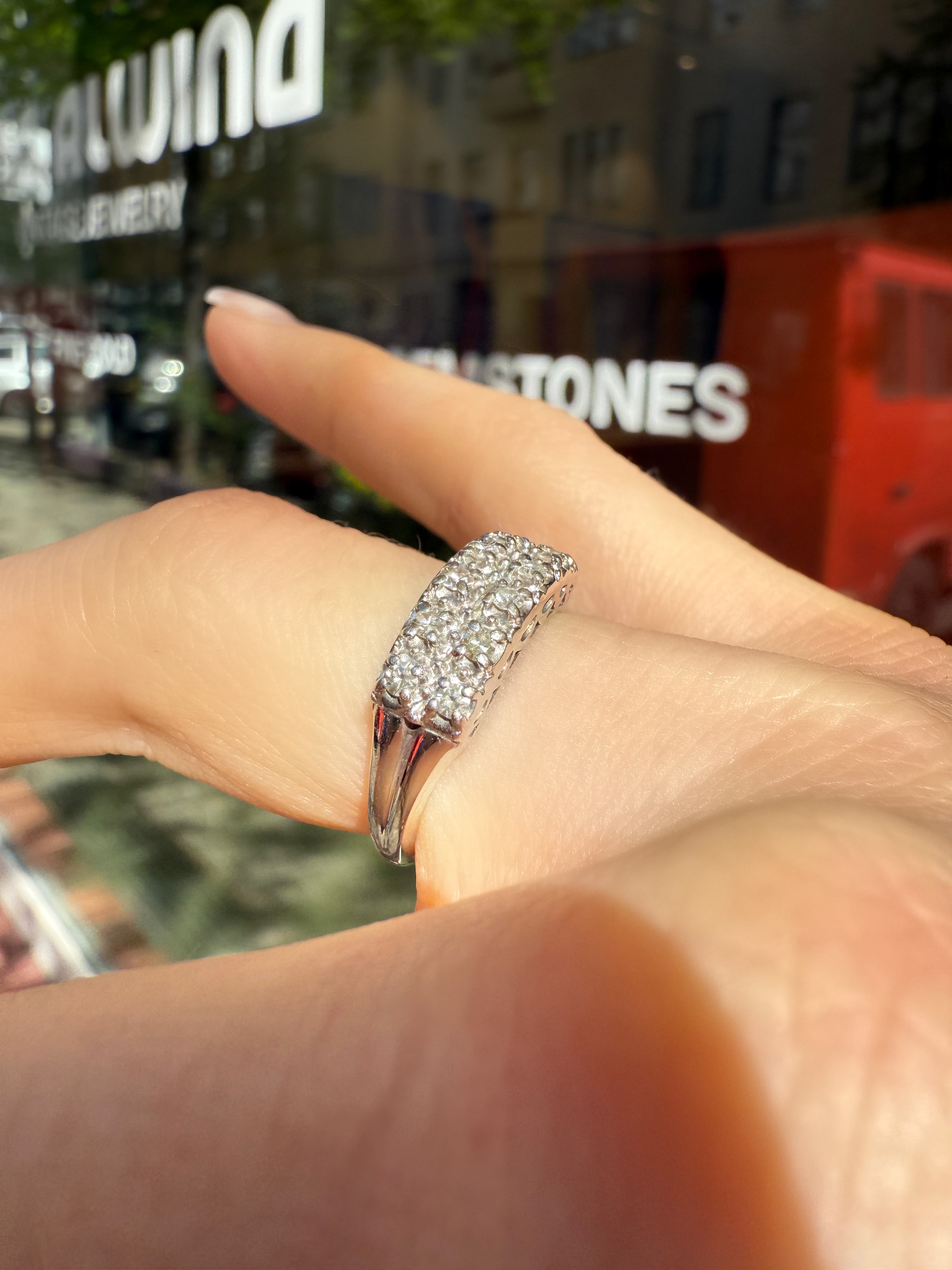 #898 14k Ring Weissgold mit 12 Diamanten - RG 51