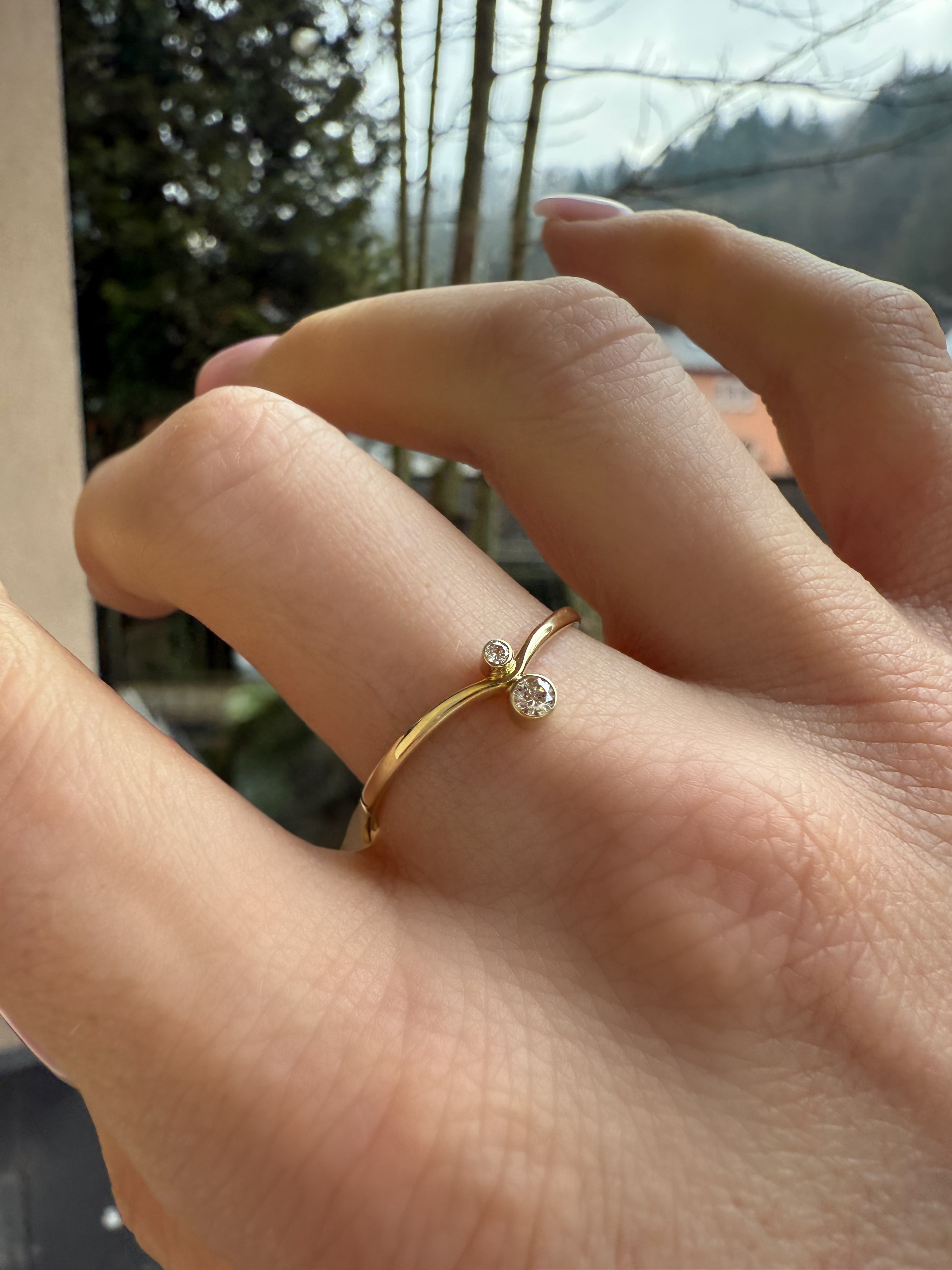 #577 14k Ring mit 2 Diamanten - RG 60
