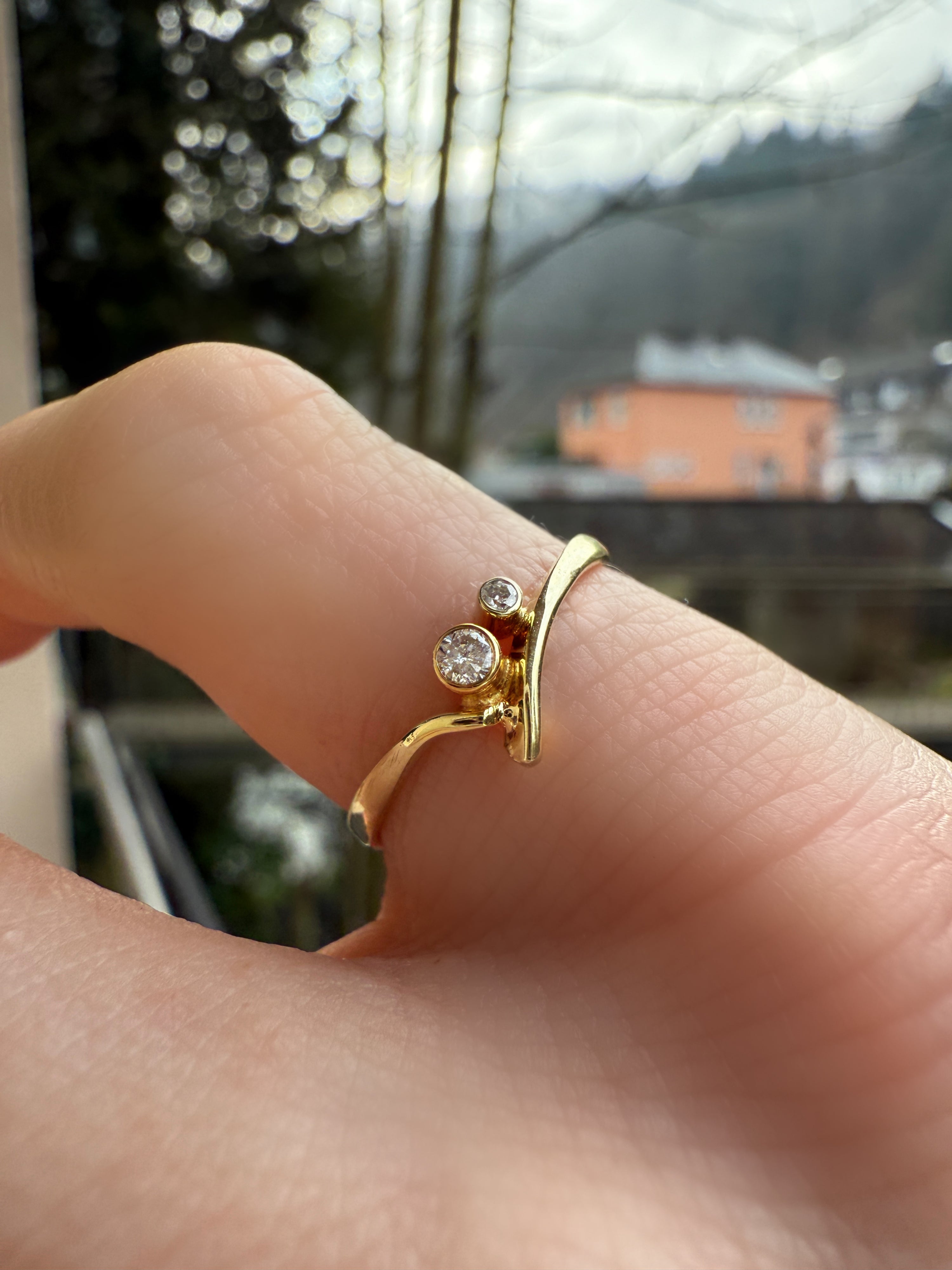 #573 14k Ring mit 2 Diamanten - RG 49
