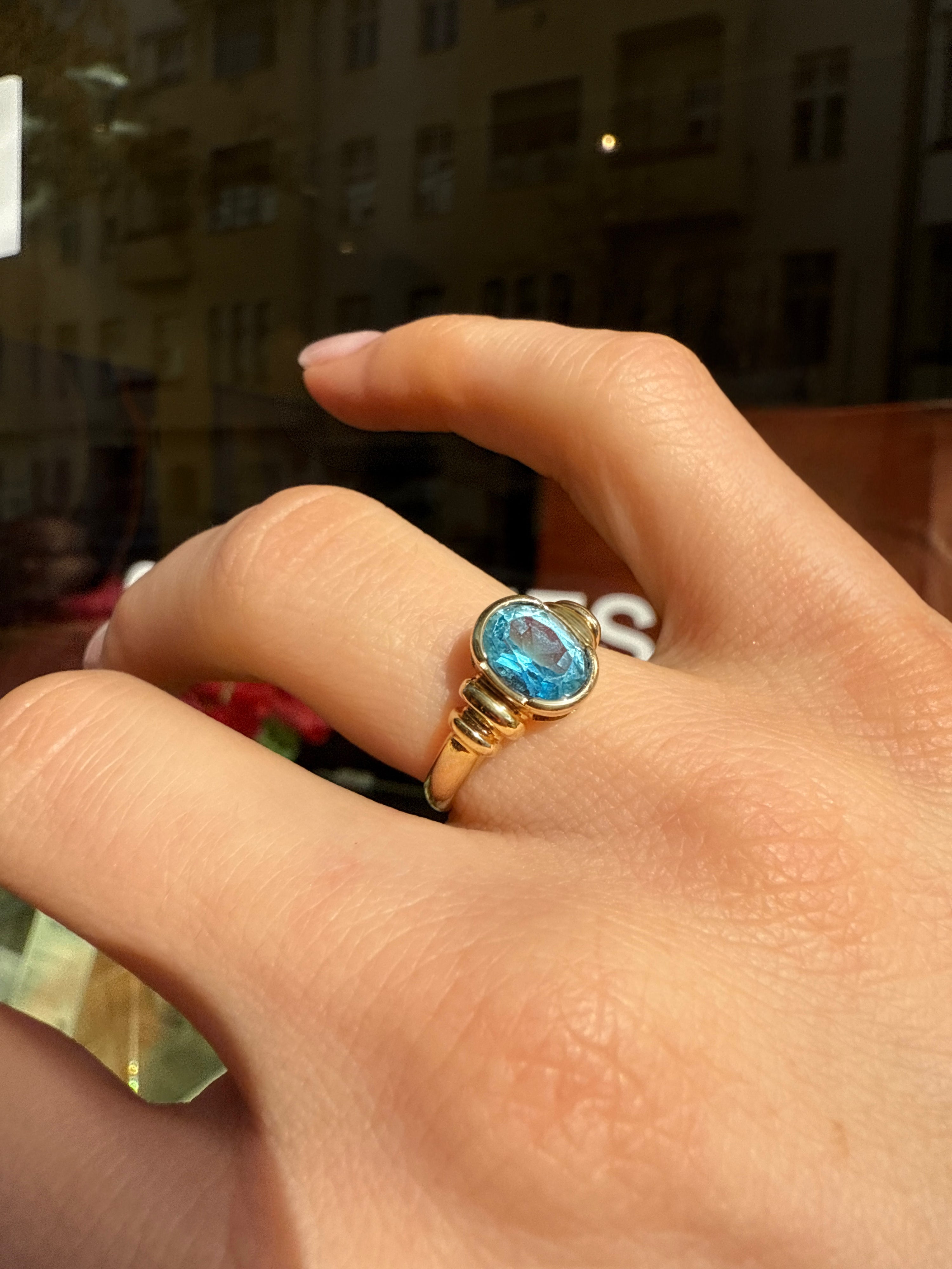 #794 8k Ring mit blauem Topas - RG 52