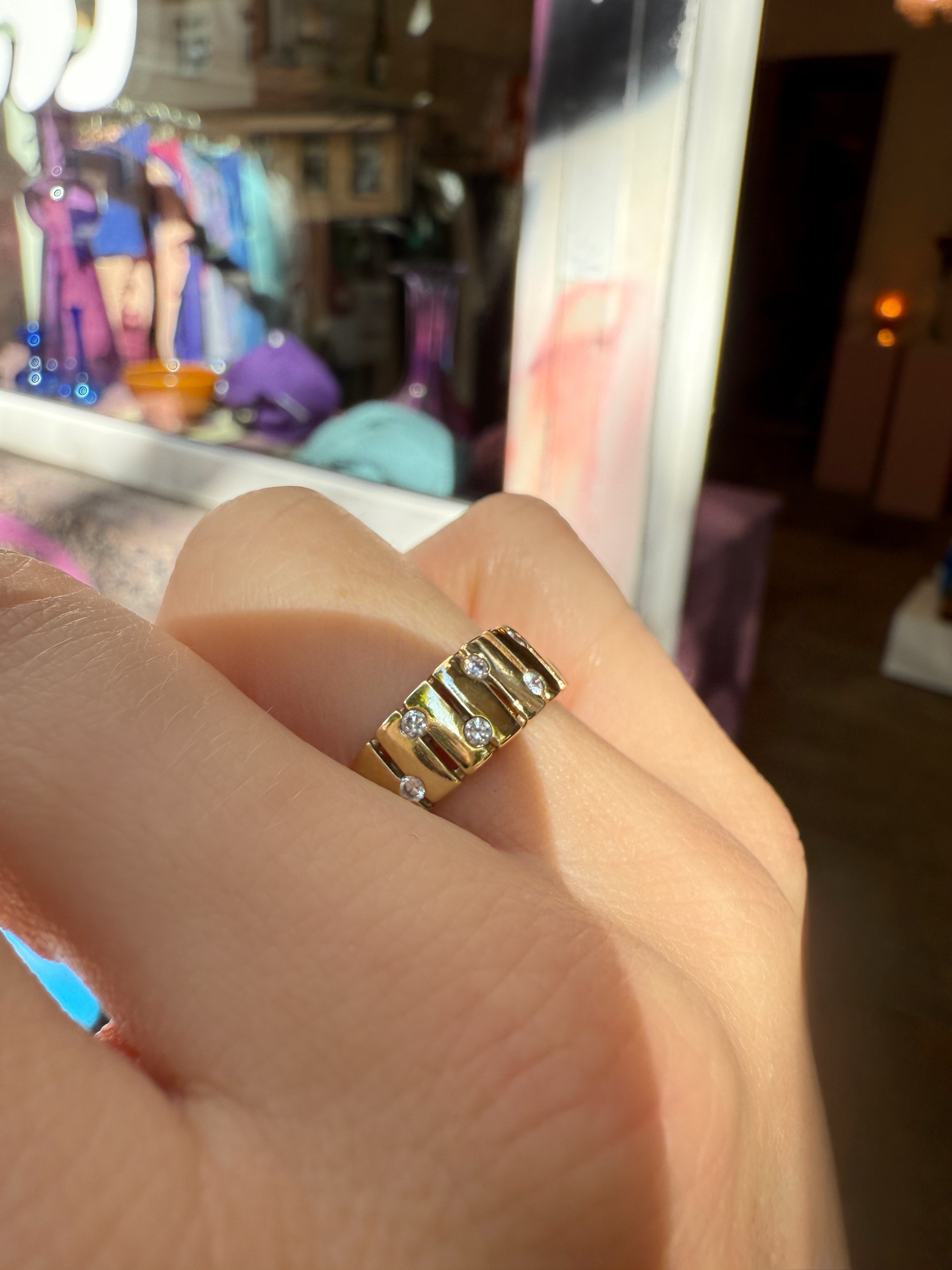 #137 8k Ring mit Zirkonen - RG 56