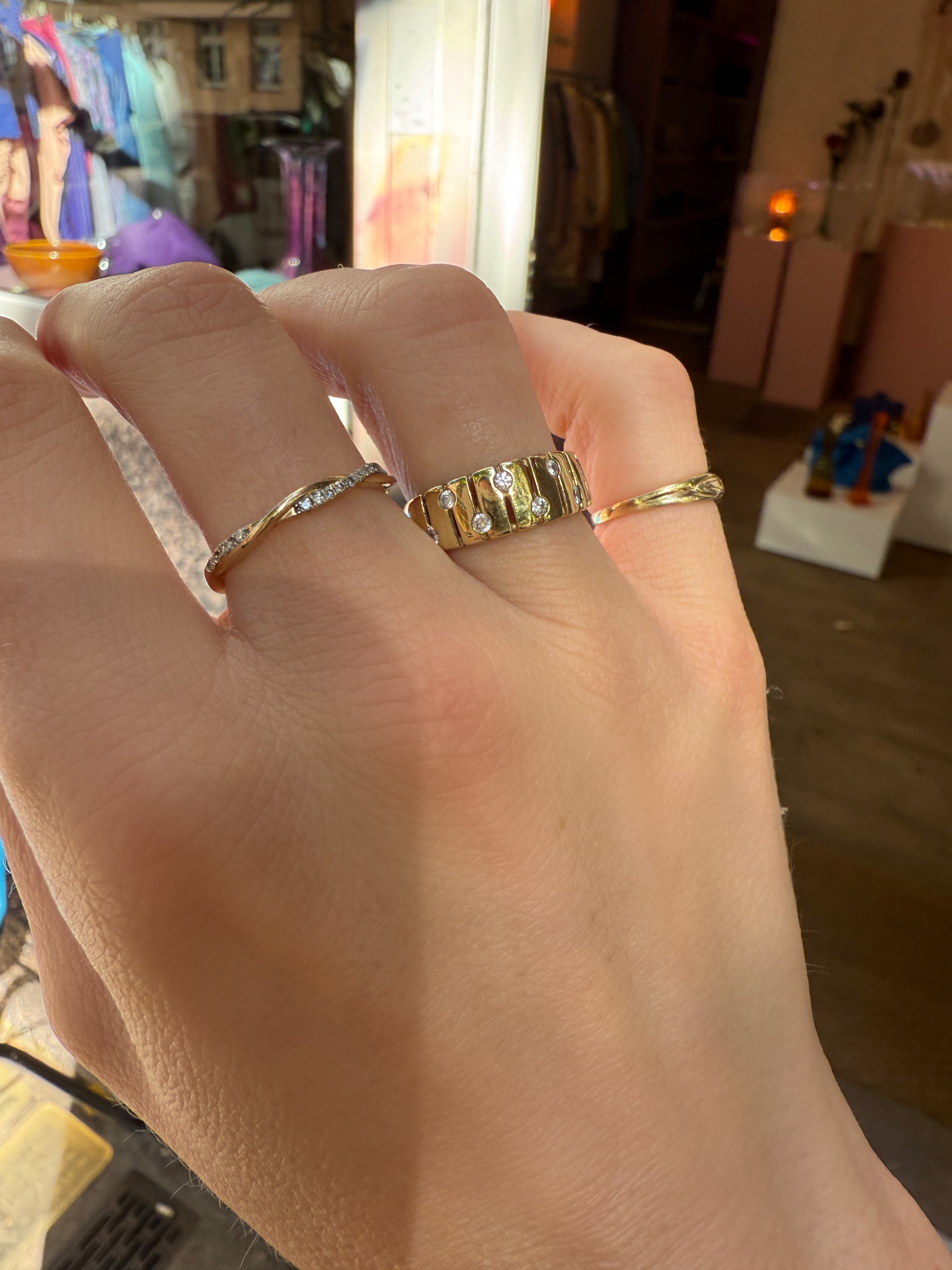 #137 8k Ring mit Zirkonen - RG 56