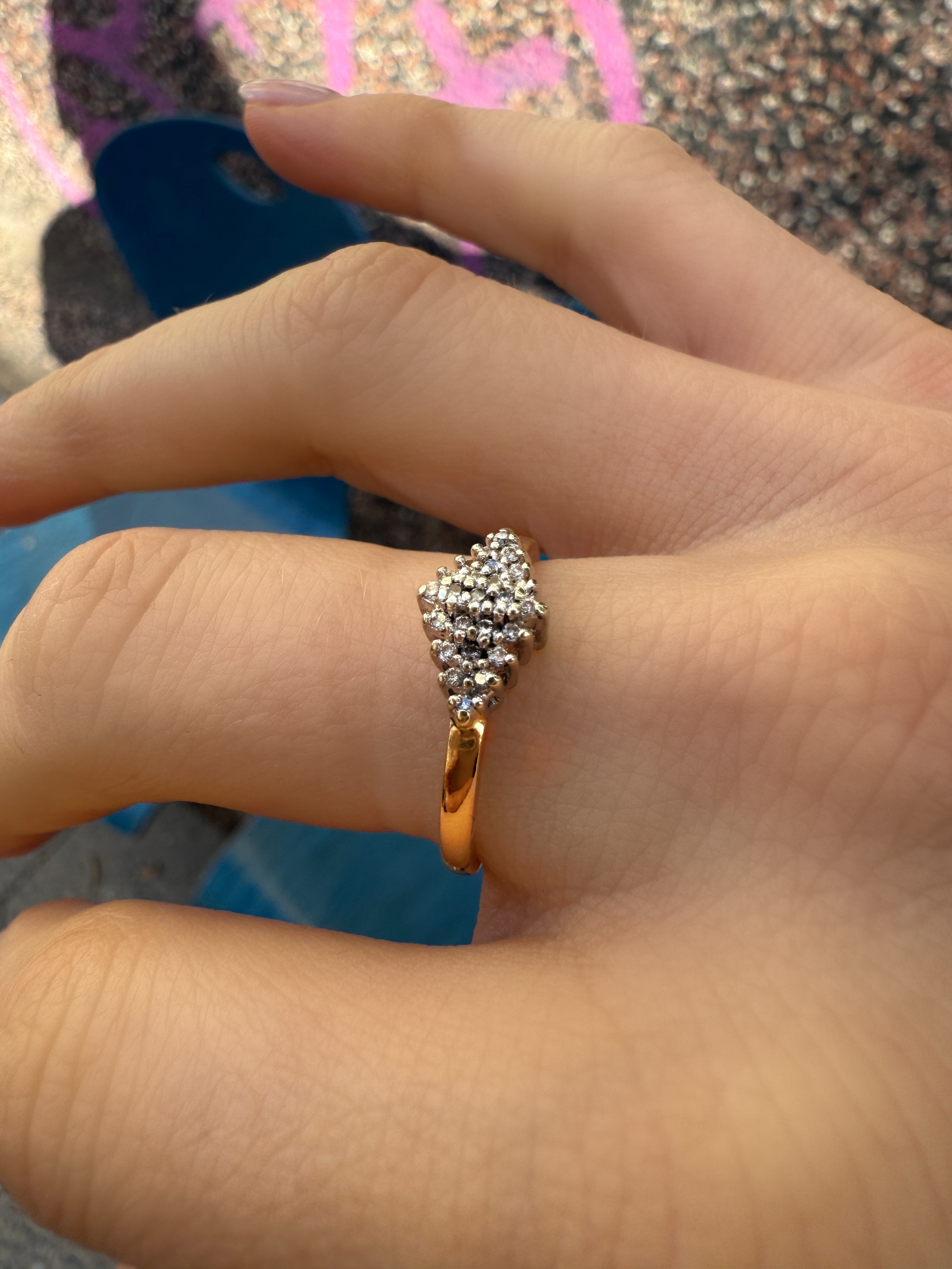 #669 14k Ring mit 25 Diamanten - RG 56