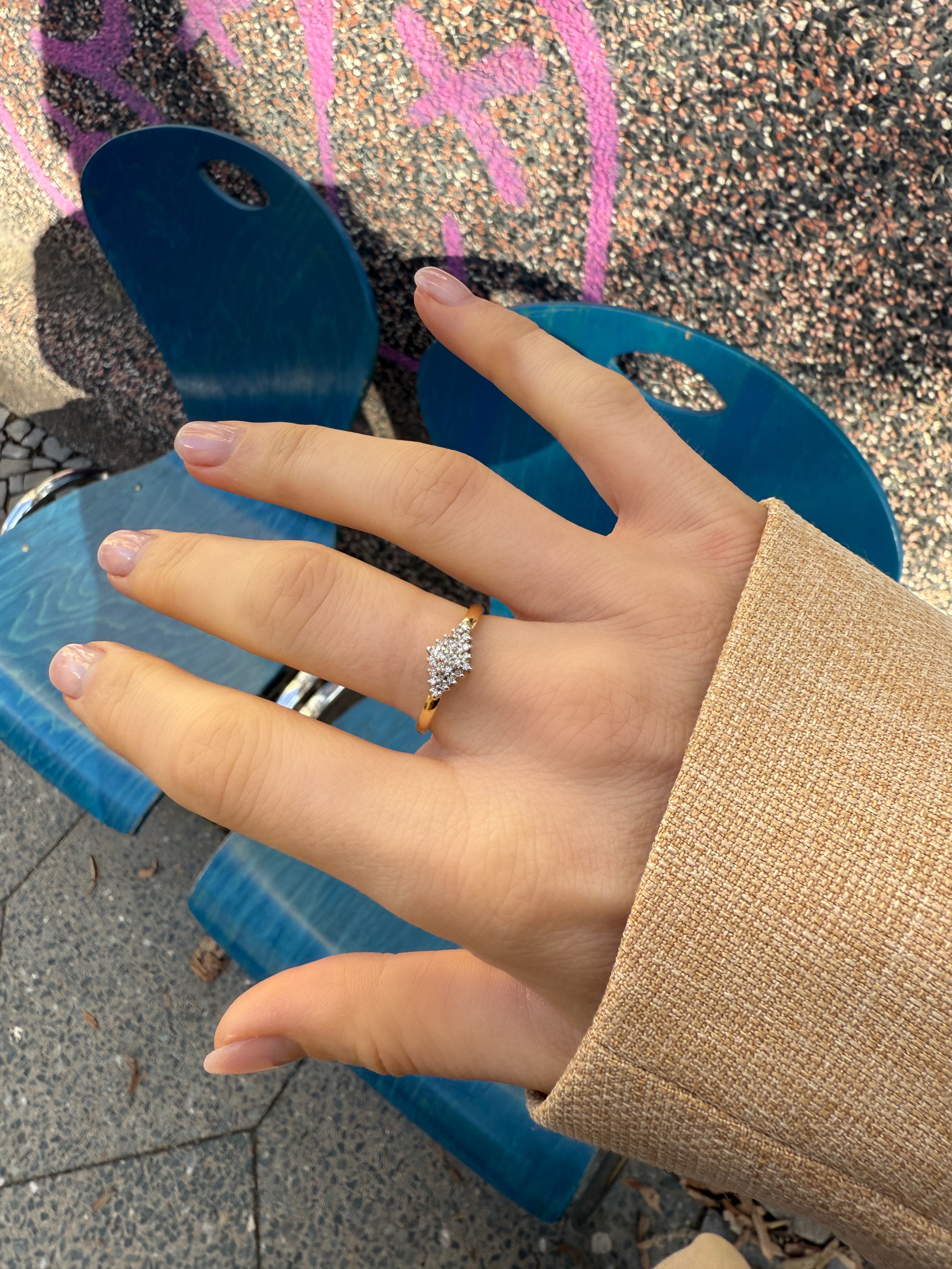 #669 14k Ring mit 25 Diamanten - RG 56