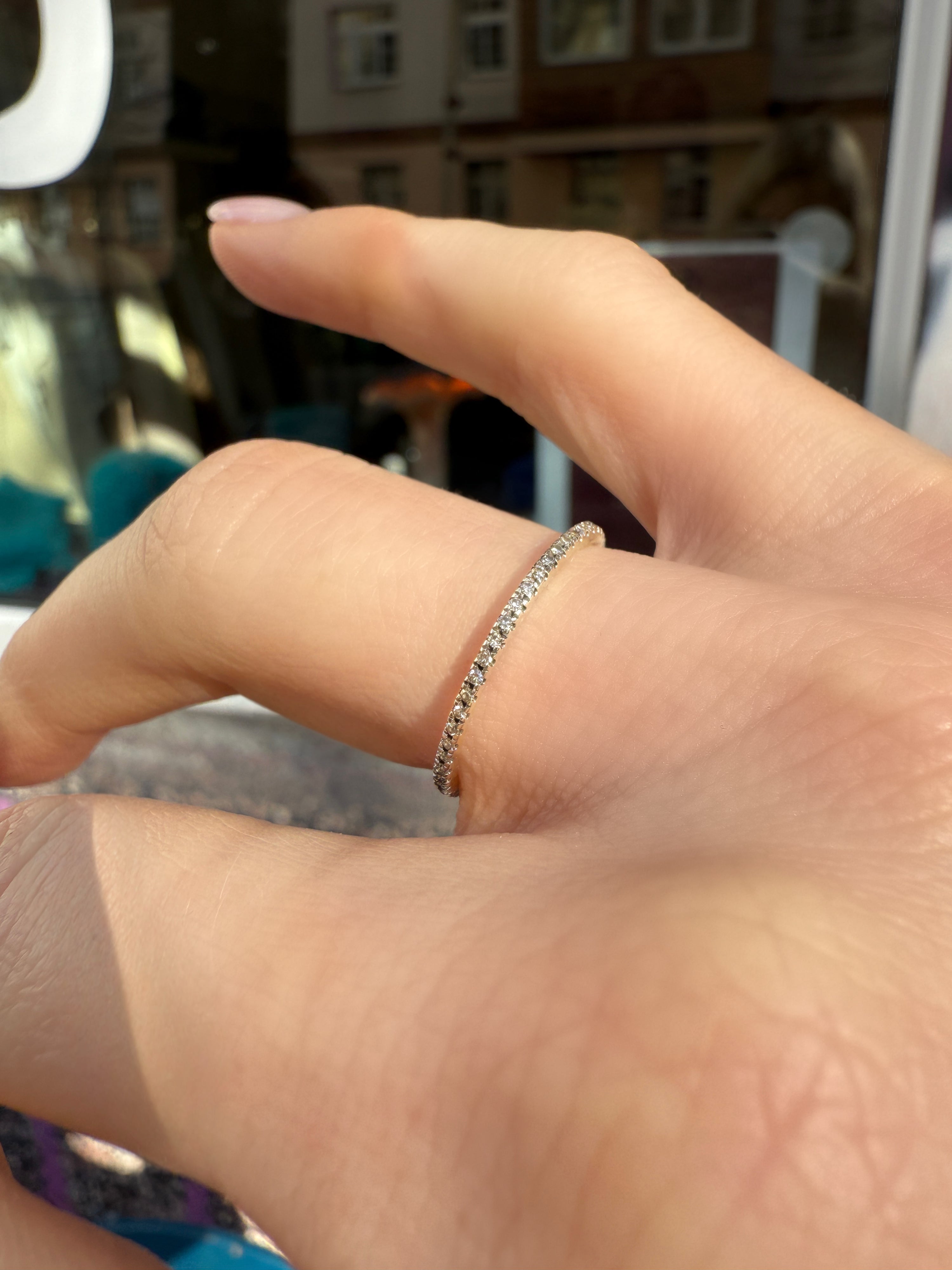 #664 9k Weißgold Eternity-Ring mit 21 Diamanten - RG 53