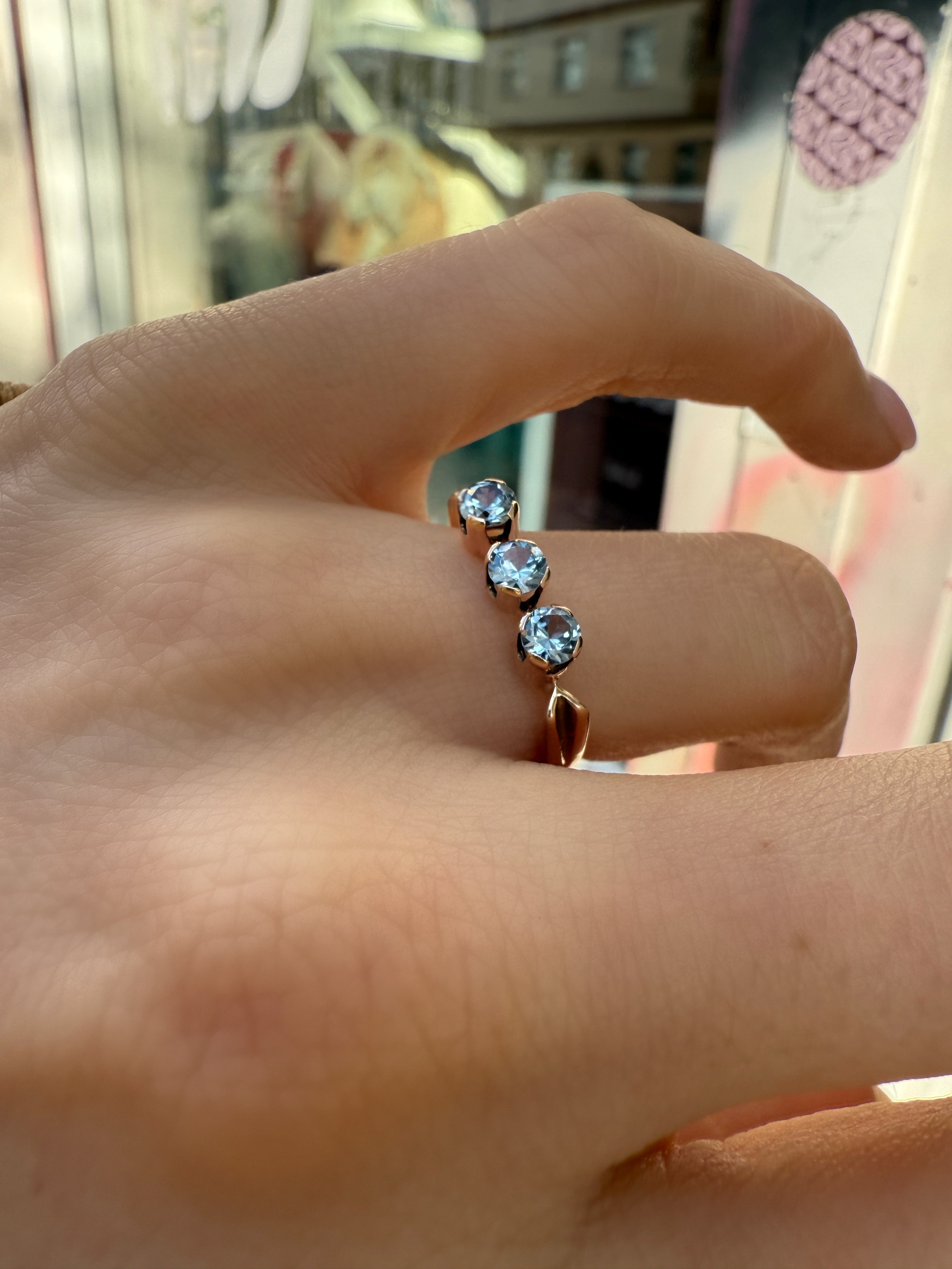 #663 8k Ring mit blauem Spinell - RG 53