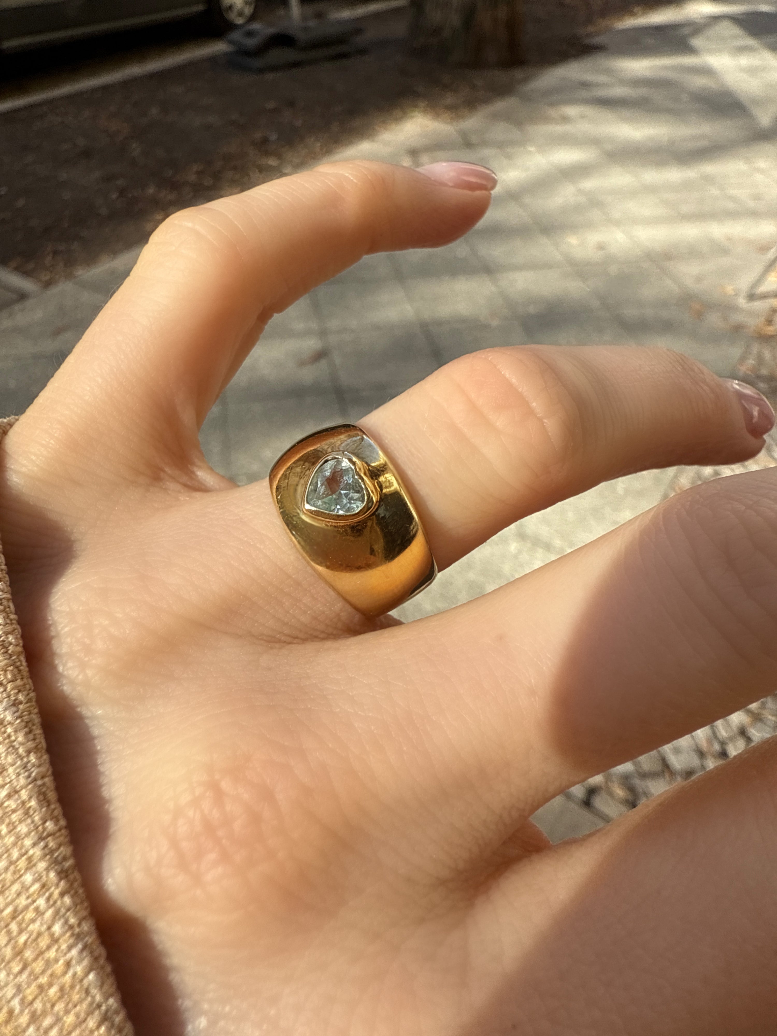 #658 8k Herz Ring mit Topas - RG 52