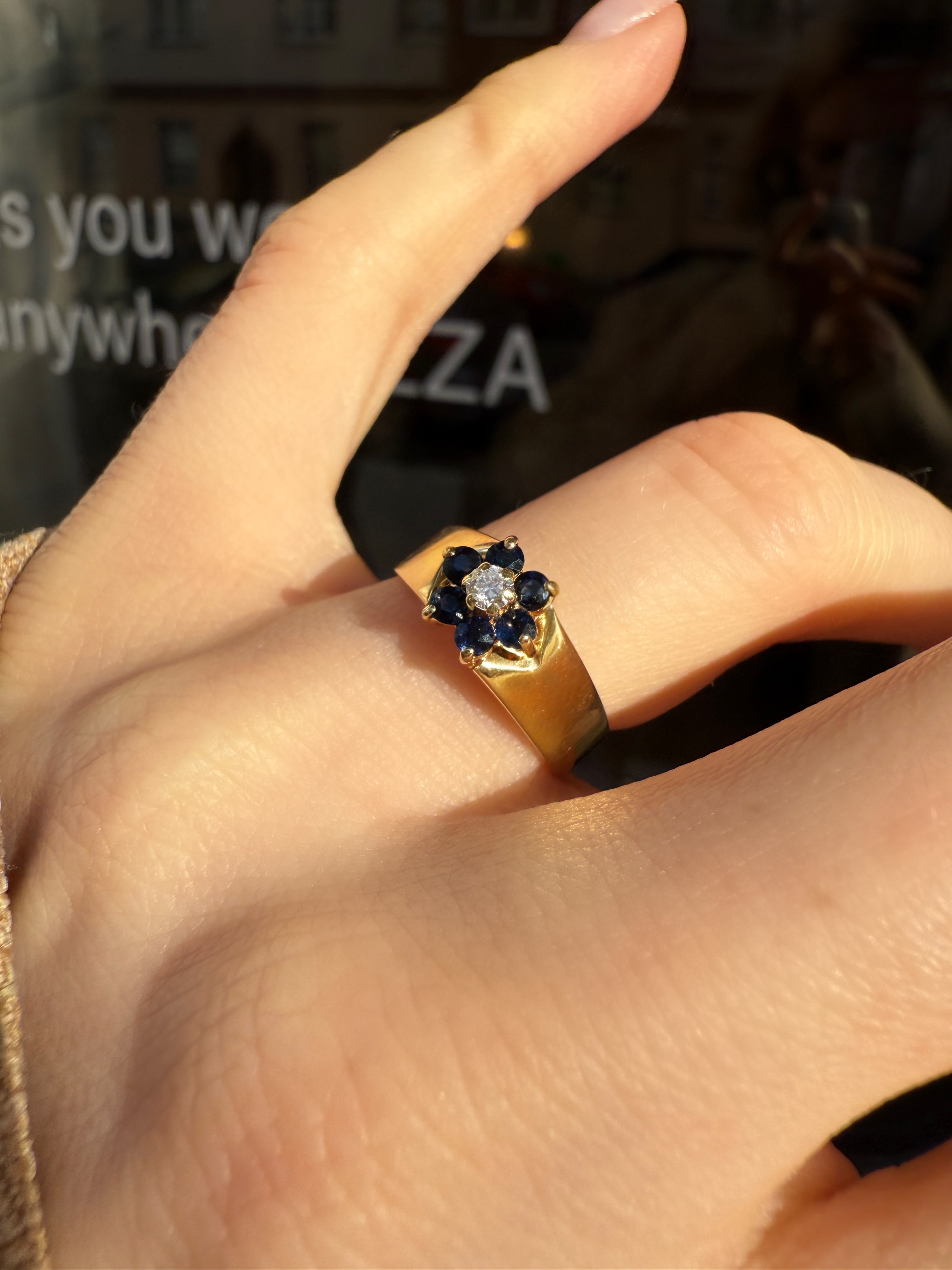 #665 Massiver 14k Ring mit 6 Saphiren & Diamant - RG 51