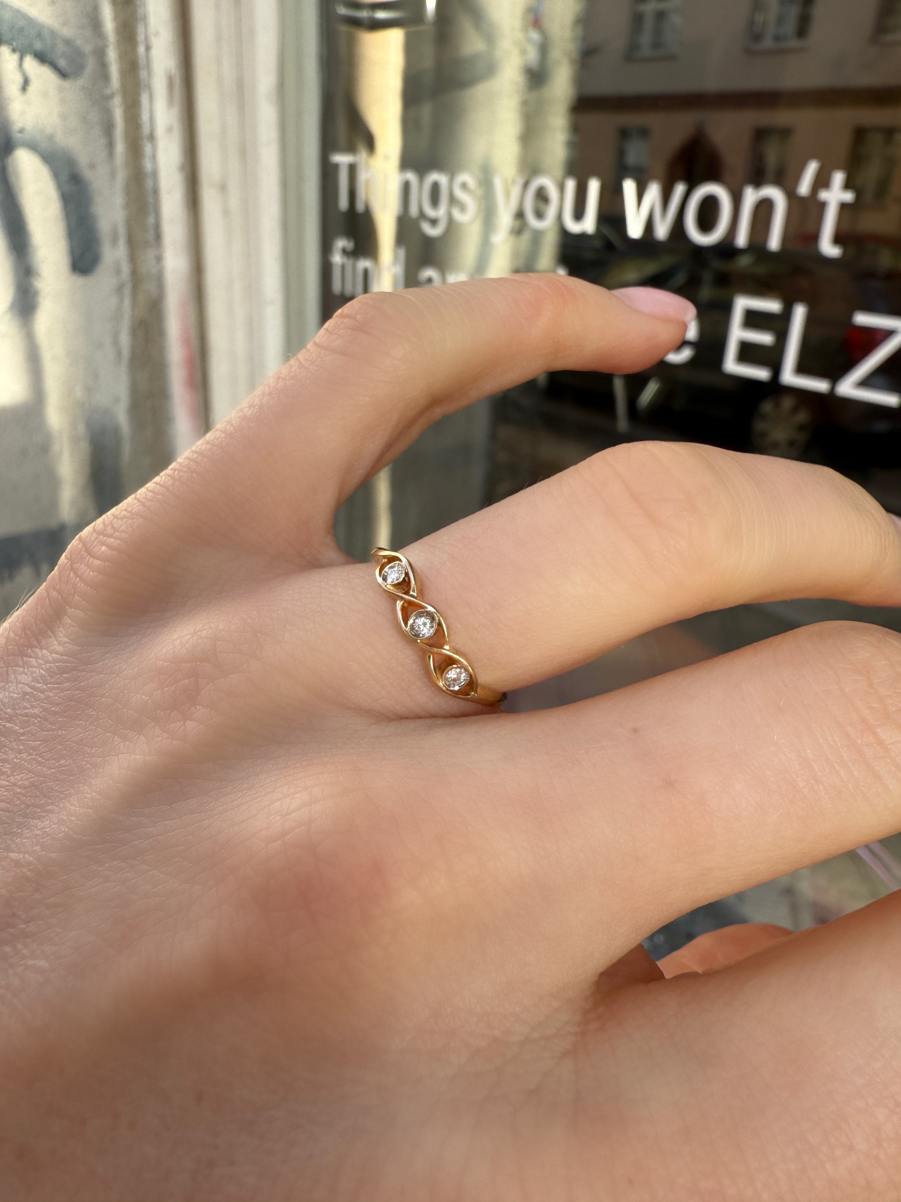 #666 14k Ring mit 3 Diamanten - RG 50