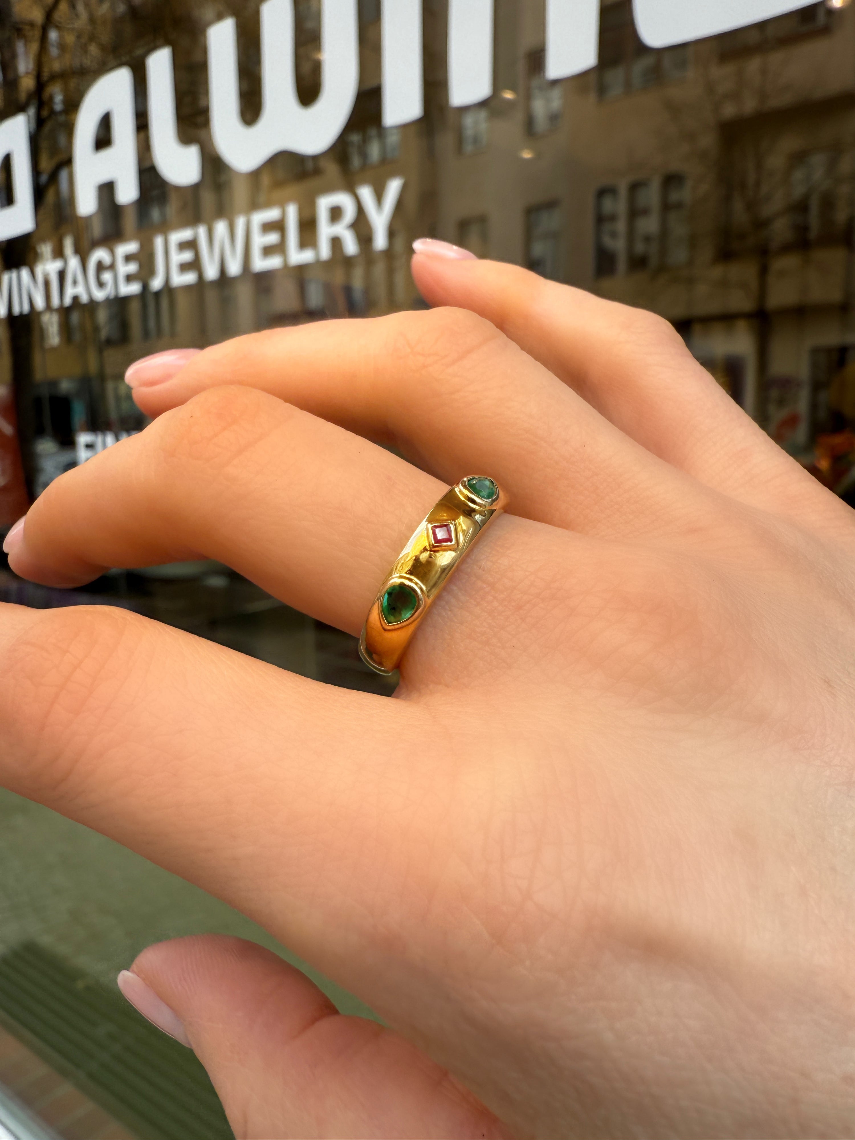 #798 8k Ring mit Smaragd & Rubin - RG 58