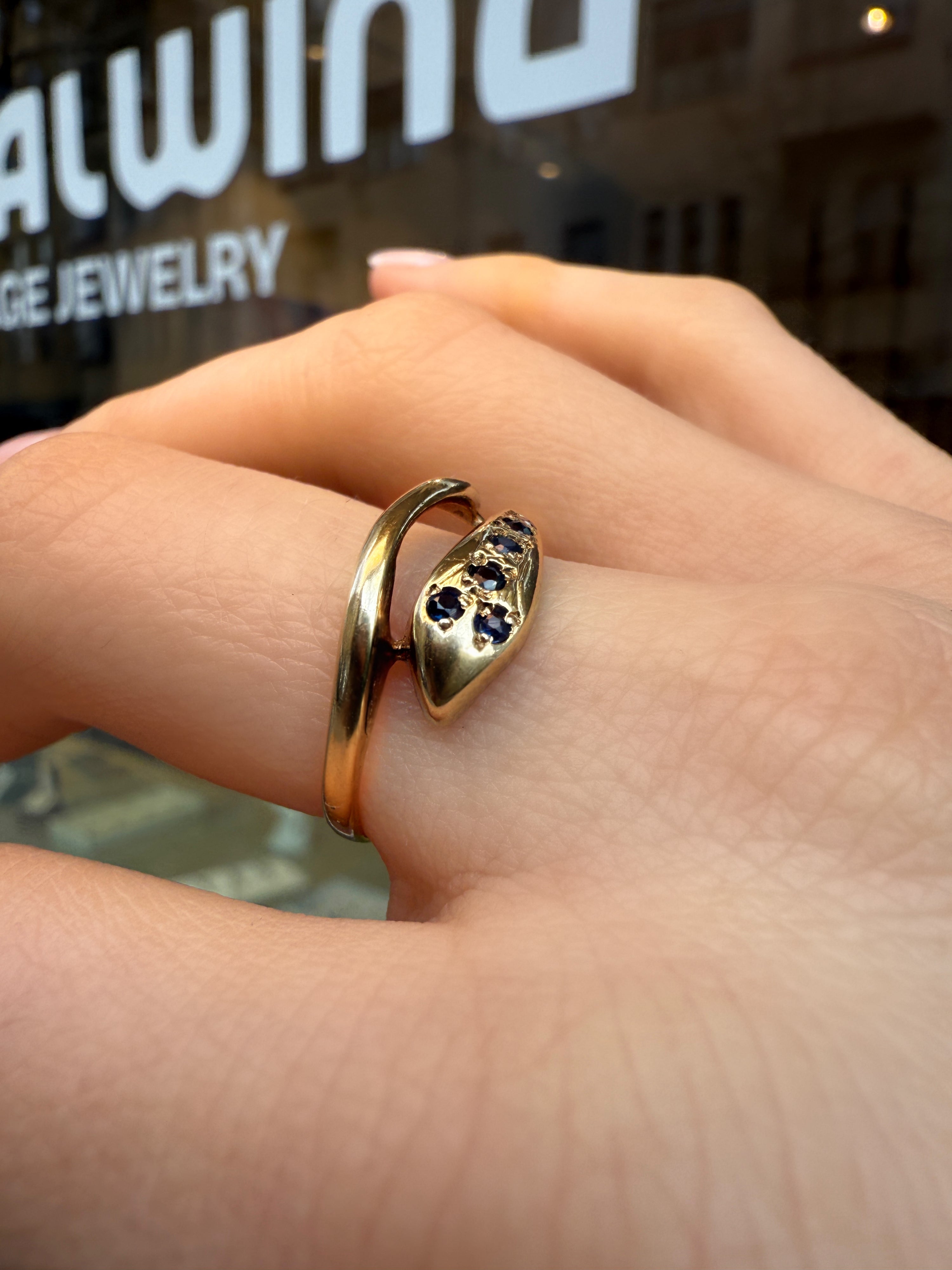 #803 8k Ring mit Saphiren - RG 56.5