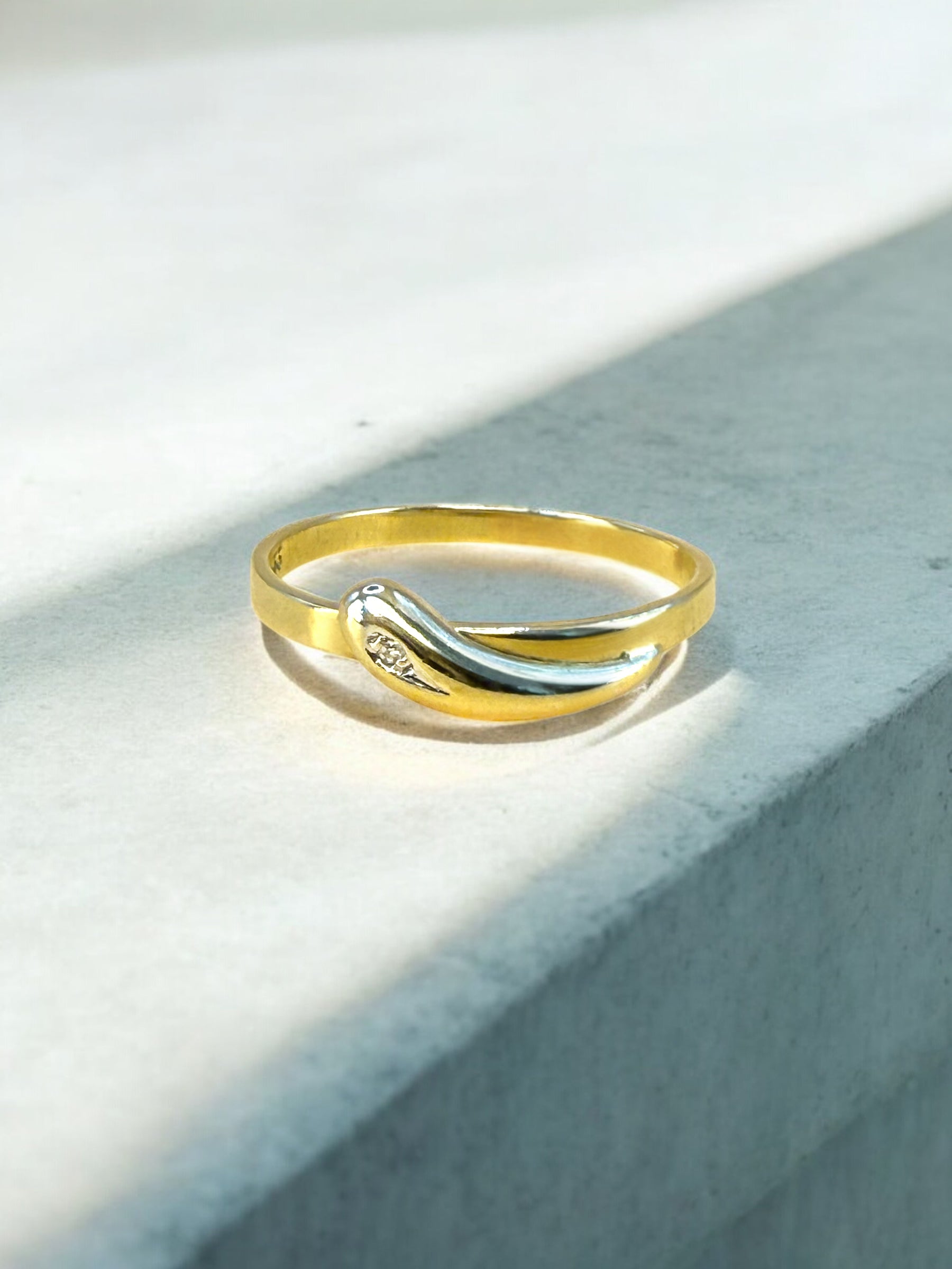 #44: Feiner SNAKE RIng mit Diamant - RG 53