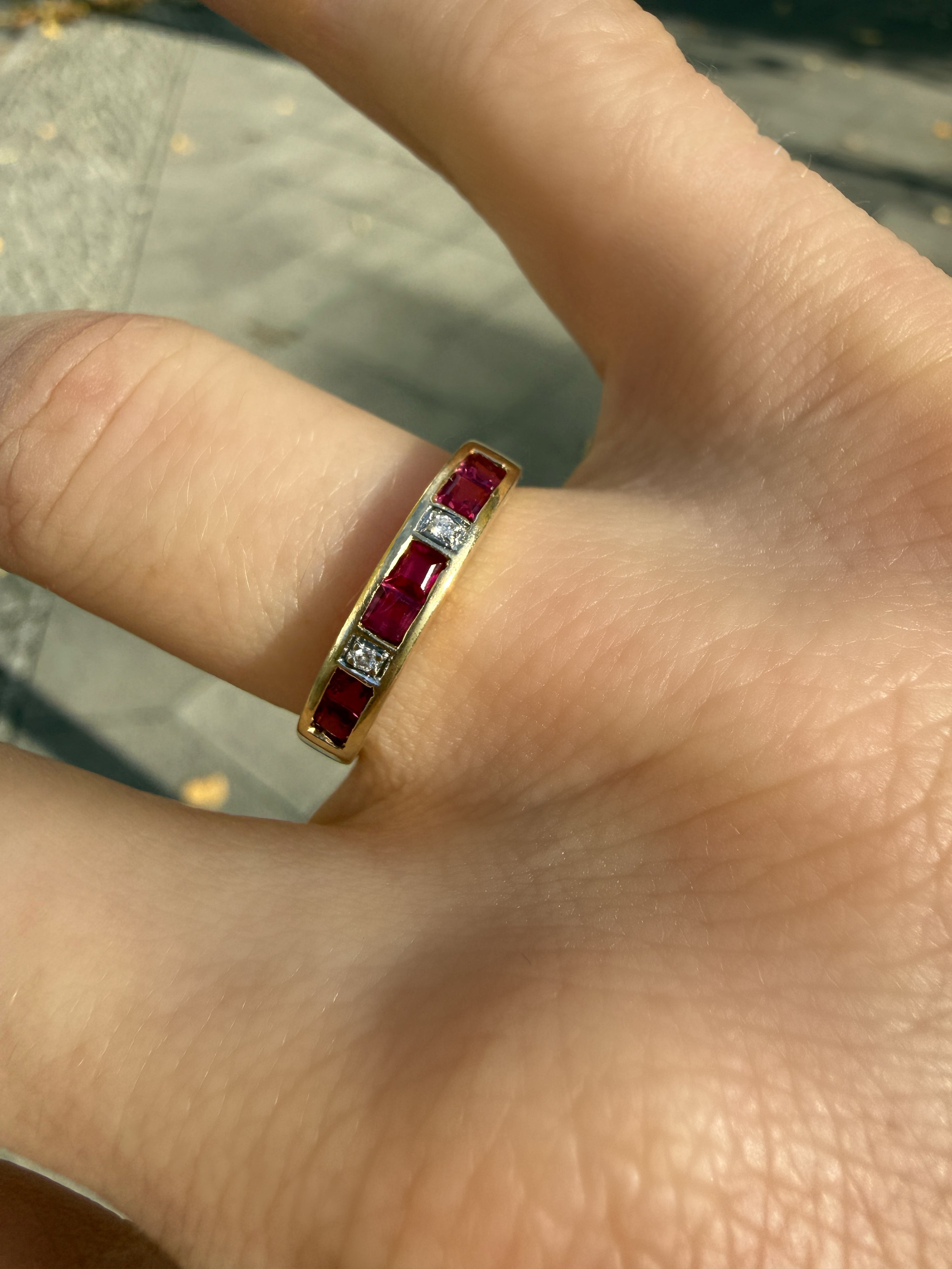 #1432 14k Ring mit 6 Rubinen & 2 Diamanten - RG 50
