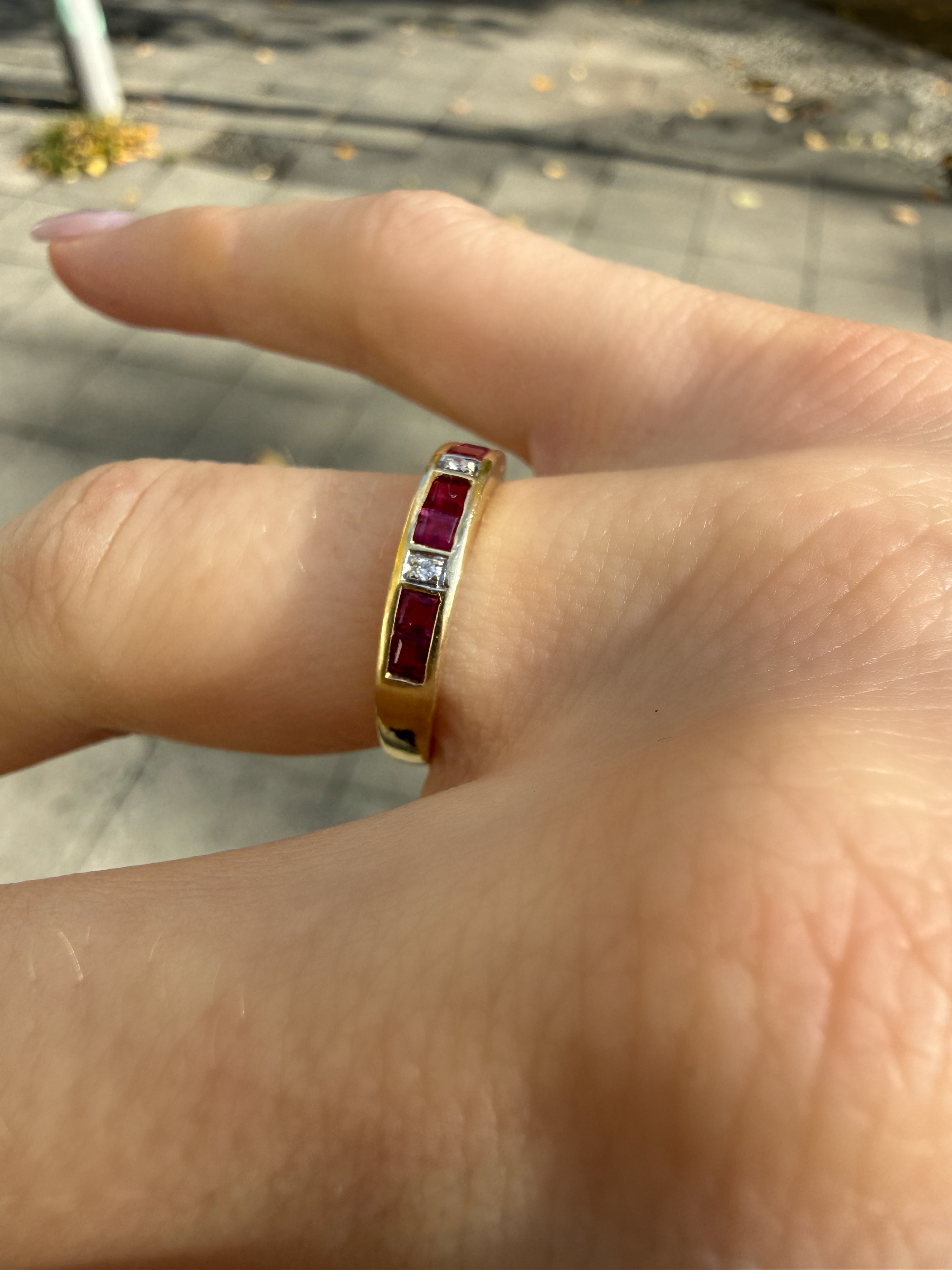 #1432 14k Ring mit 6 Rubinen & 2 Diamanten - RG 50