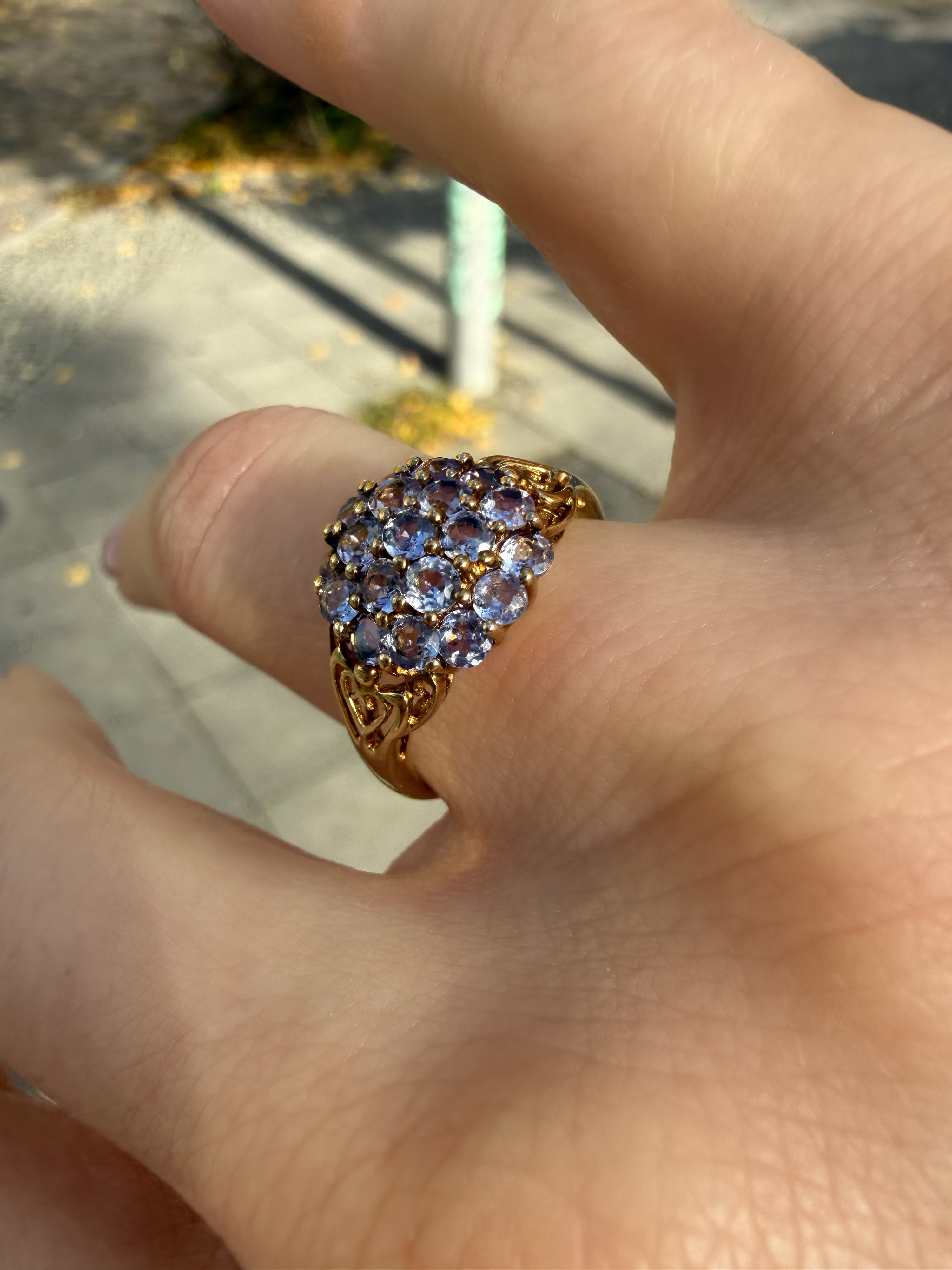 #1440 8k Ring mit 19 Tansaniten - RG 53