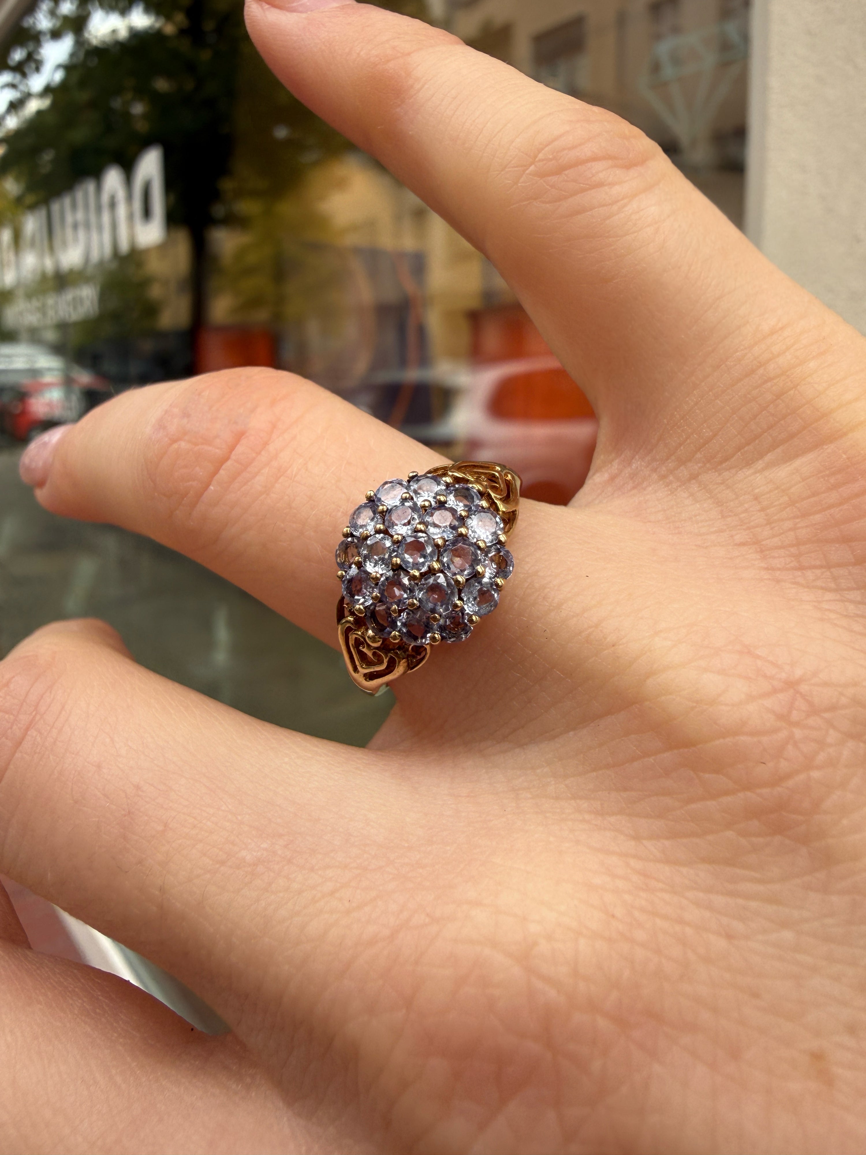 #1440 8k Ring mit 19 Tansaniten - RG 53
