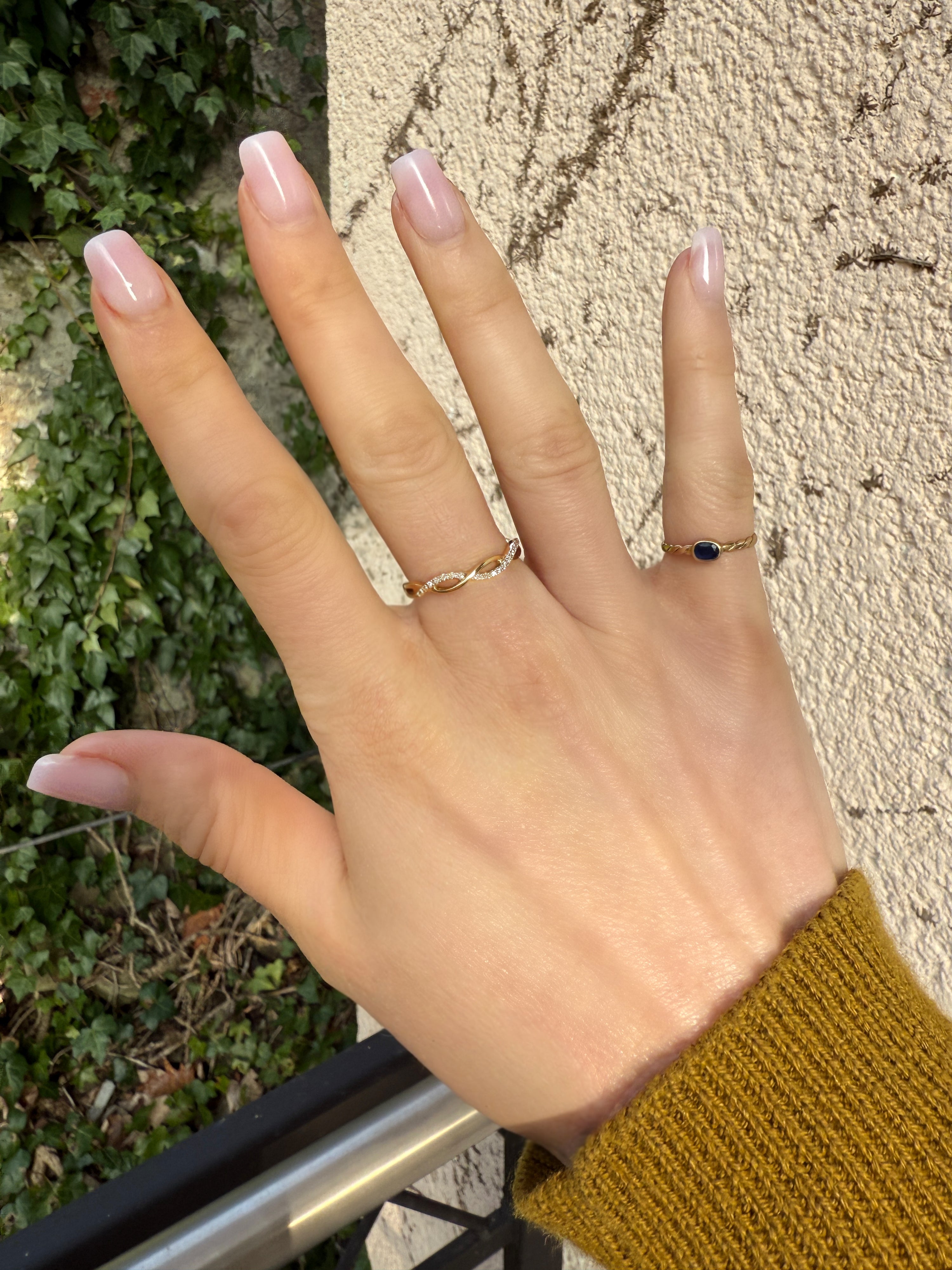 #560 10k Ring mit 15 Diamanten - RG 55