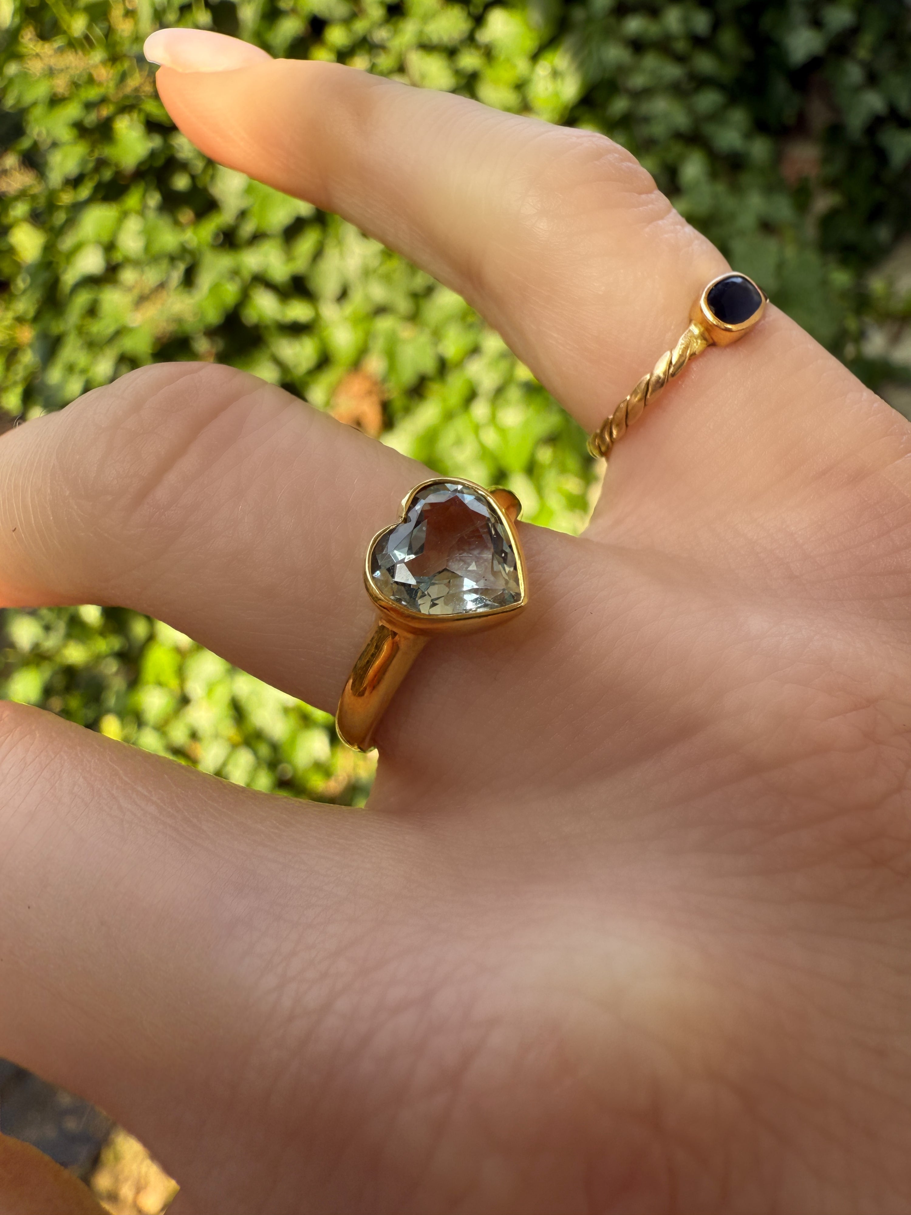 #564 8k Ring Herz mit blauem Topas - RG 52