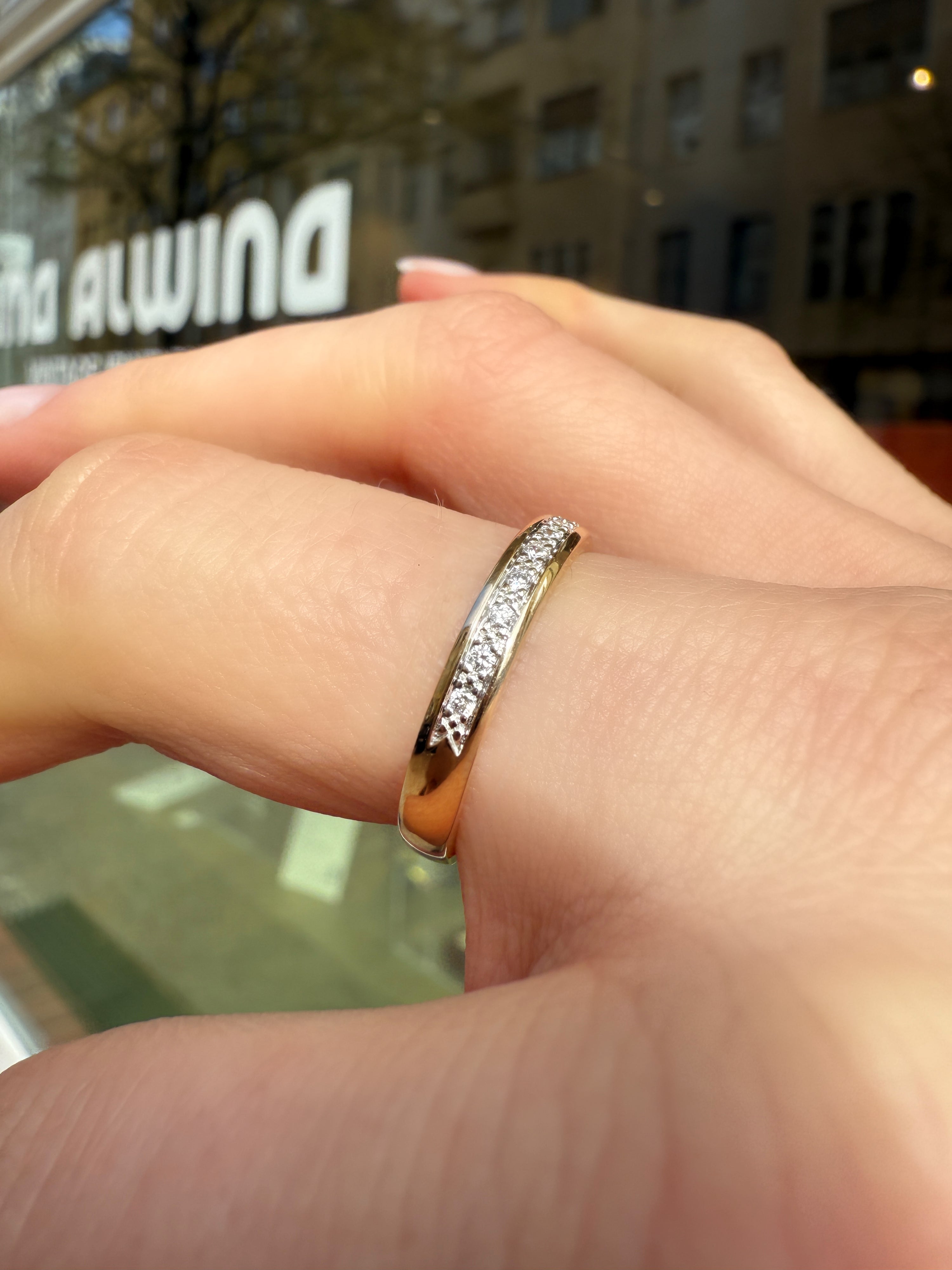 #816 8k Ring mit 8 Diamanten - RG 56