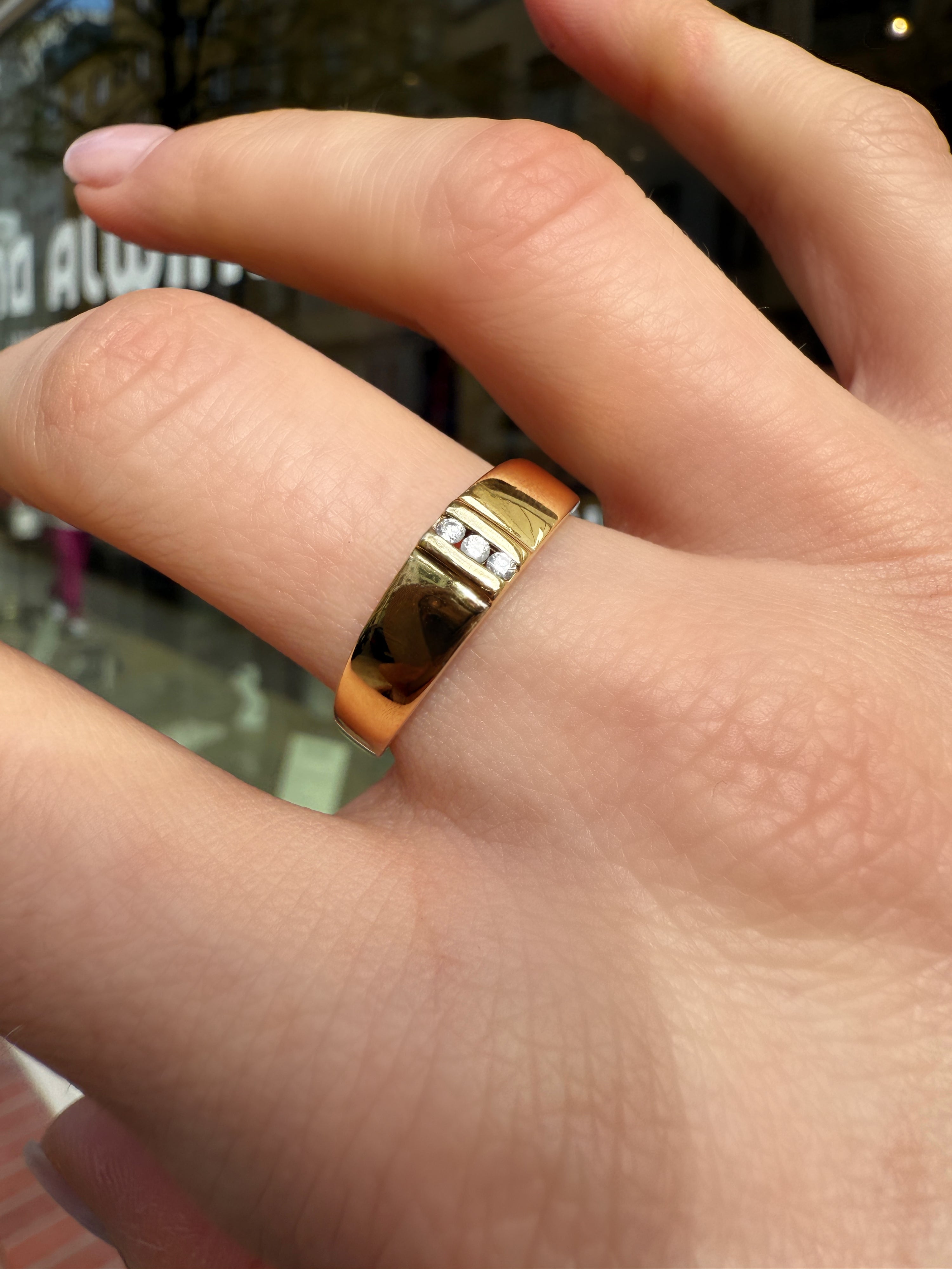 #811 8k Ring mit 3 Diamanten - RG 60
